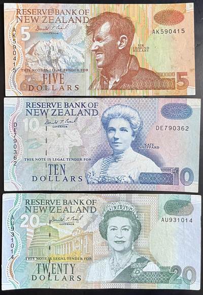 小福收藏拍卖第201期 流通品相裸钞 特惠场 本场拍卖美洲大洋洲非洲亚洲纸币【佣金仅收2% 不设最低佣金 全场包邮】 - 新西兰 5+10+20元 1组3张 