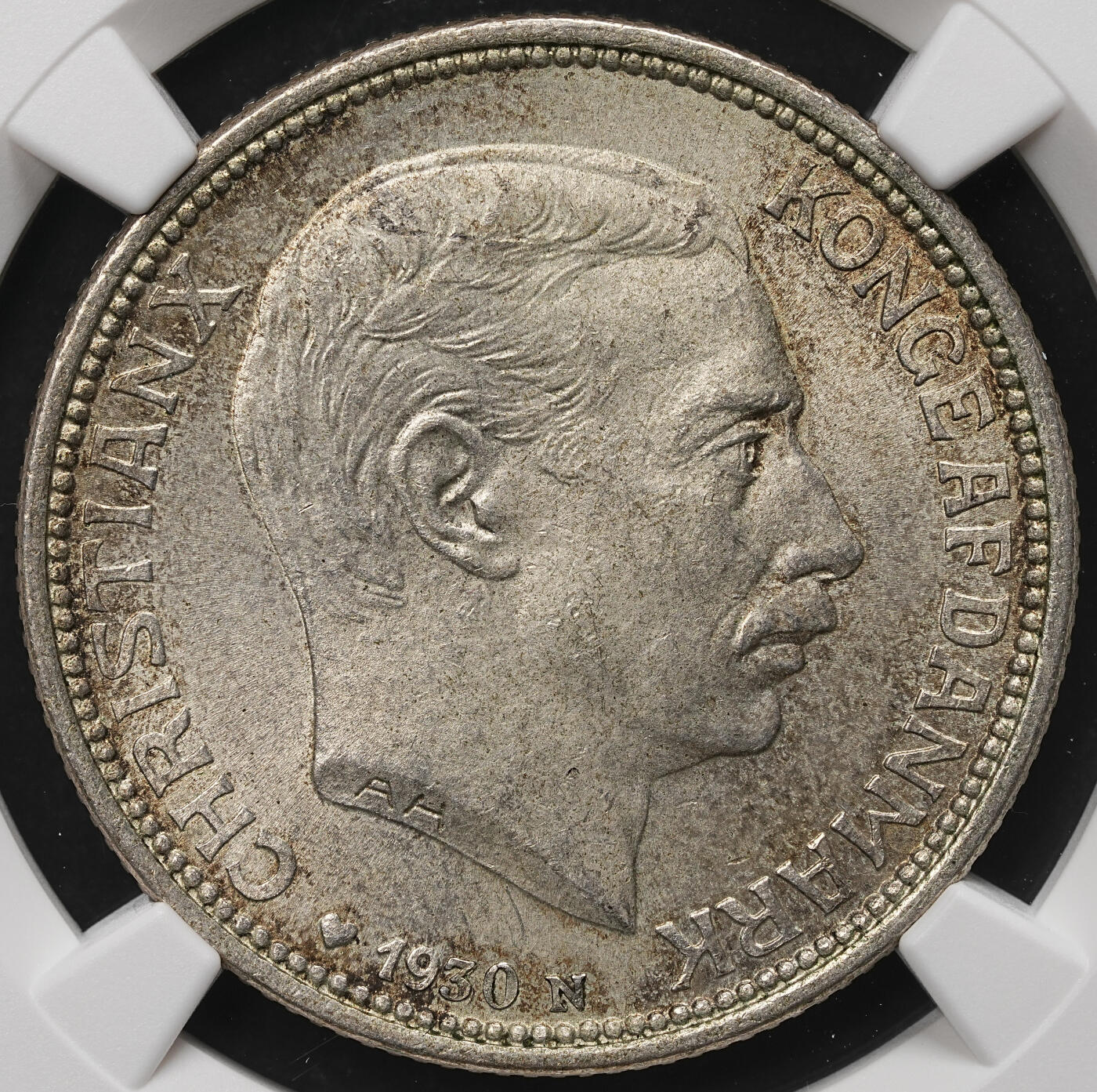 修遠堂世界钱币第106期，请看参拍说明 NGC MS64 1930年丹麦国王60大寿纪念2克朗银币