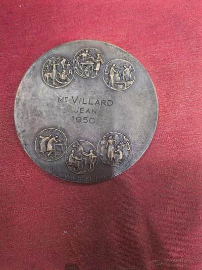 欧洲银章、铜章，大优惠起拍价都是银价计算 欧洲铜章 铜章深度解析：法国全国多种商业企业联合会纪念章245克这枚铜章是法国著名雕塑家 Paul Landowski（保罗·朗多夫斯基，1875-1961） 于1950年创作的作品，属于法国全国多种商业企业联合会