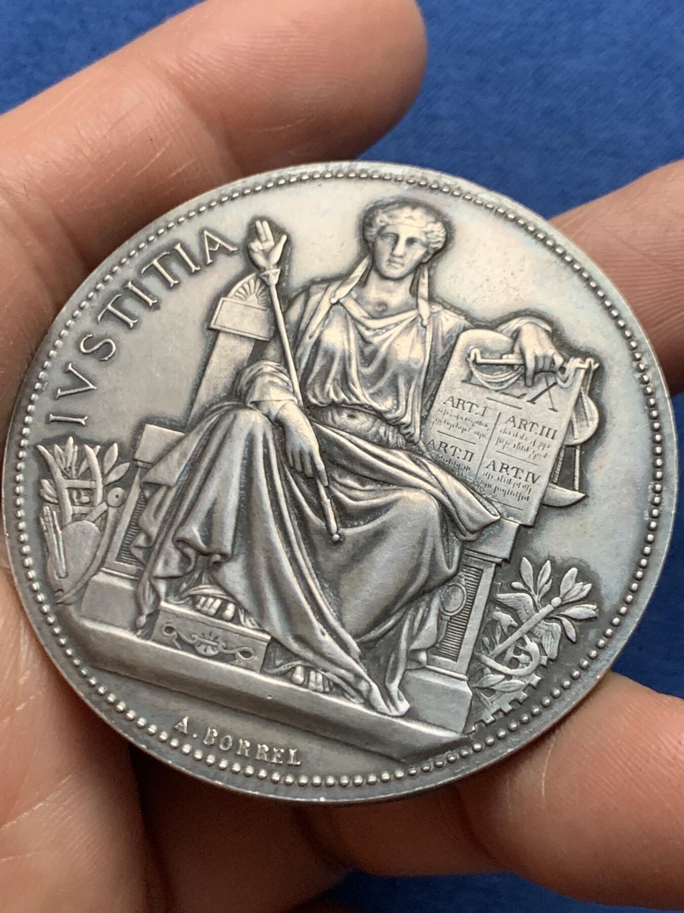 《竞宝斋》第466场 周日，周一 2场连拍 （全场包邮）欢迎送拍 法国塞纳省商业法庭银章 50.3mm 60.6克 丰饶角2银标 带盒