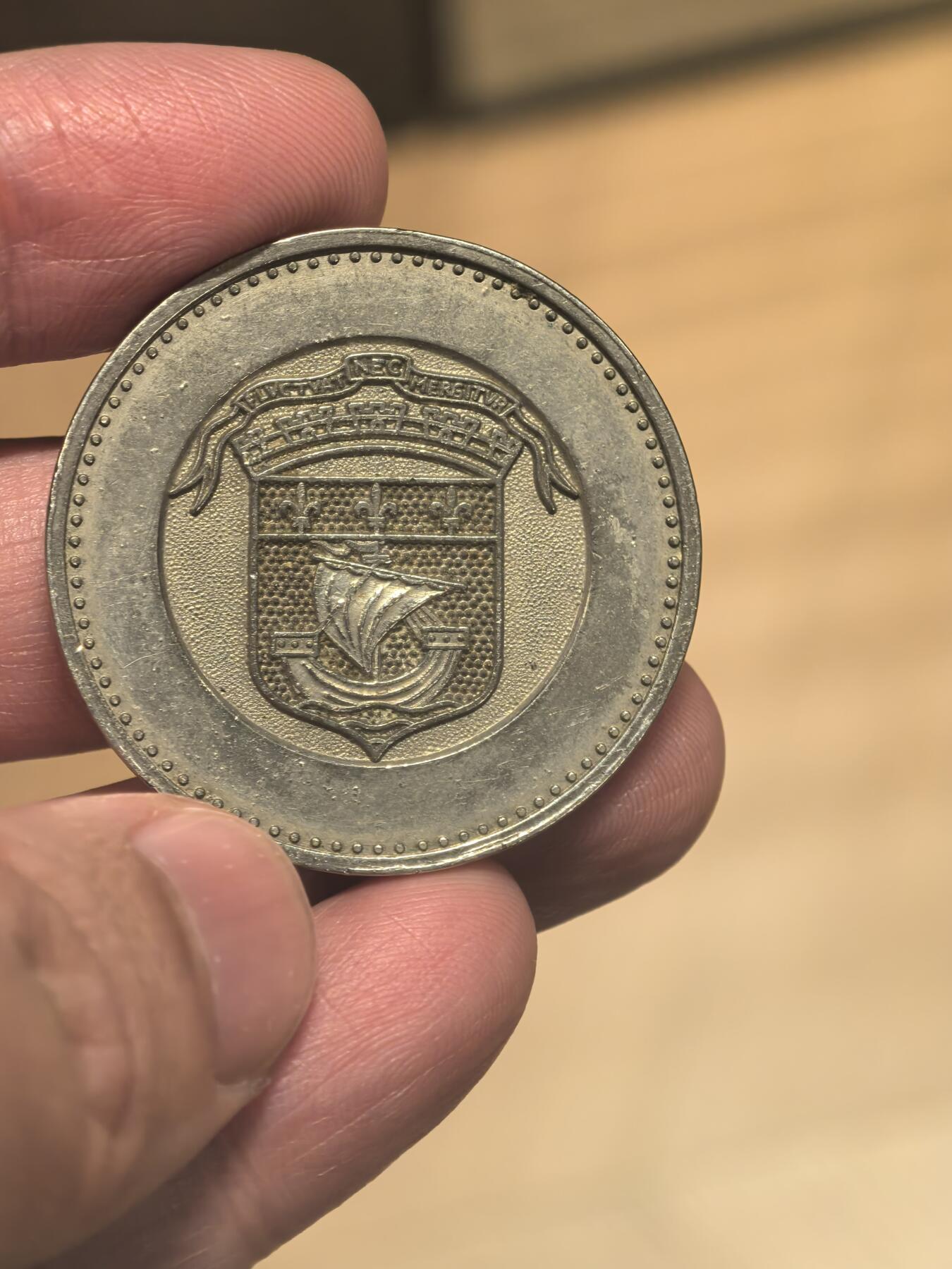 欧洲铜章和回流杂项第一场 欧洲铜章1889年巴黎埃菲尔铁塔落成纪念章，属于为纪念埃菲尔铁塔建成而发行的官方纪念