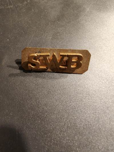 老王徽章第185期 - 英国南威尔士边境步兵团肩章    一战时期