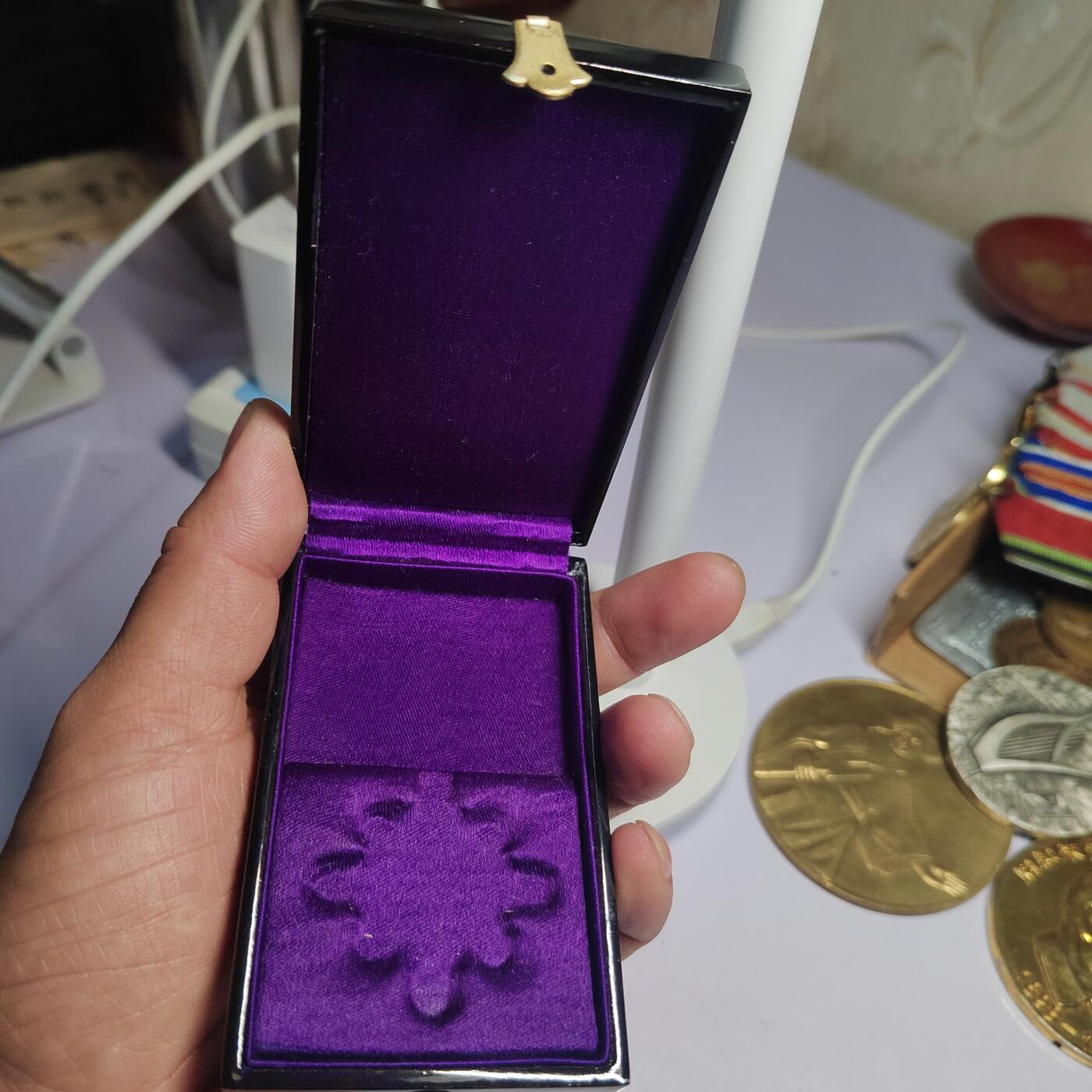 PCAI钱币  2-766  证章纪念章小专场 日本奖勋章空盒