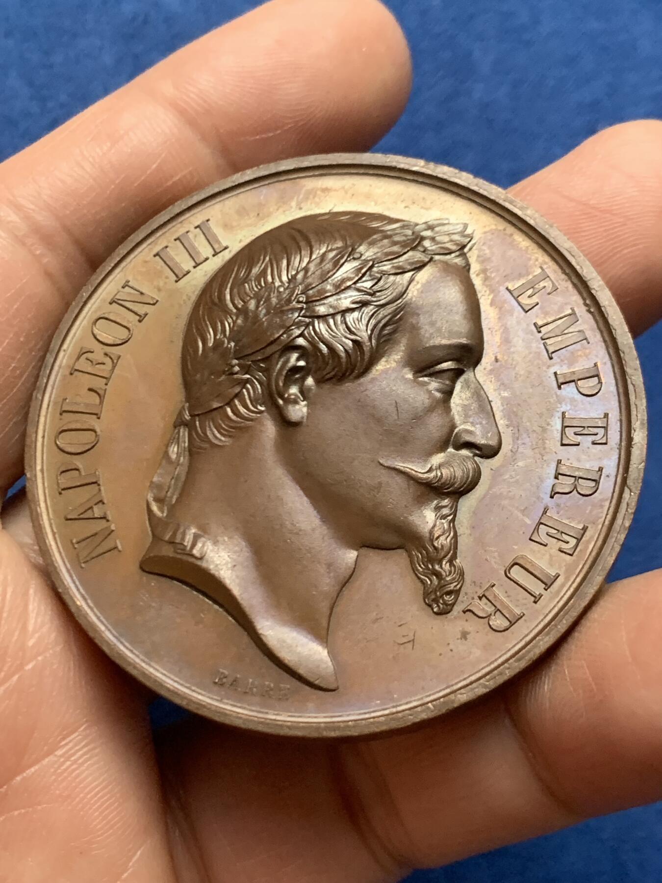 《竞宝斋》第466场 周日，周一 2场连拍 （全场包邮）欢迎送拍 法国拿破仑三世农业铜章 57.1克 50.2mm 带盒