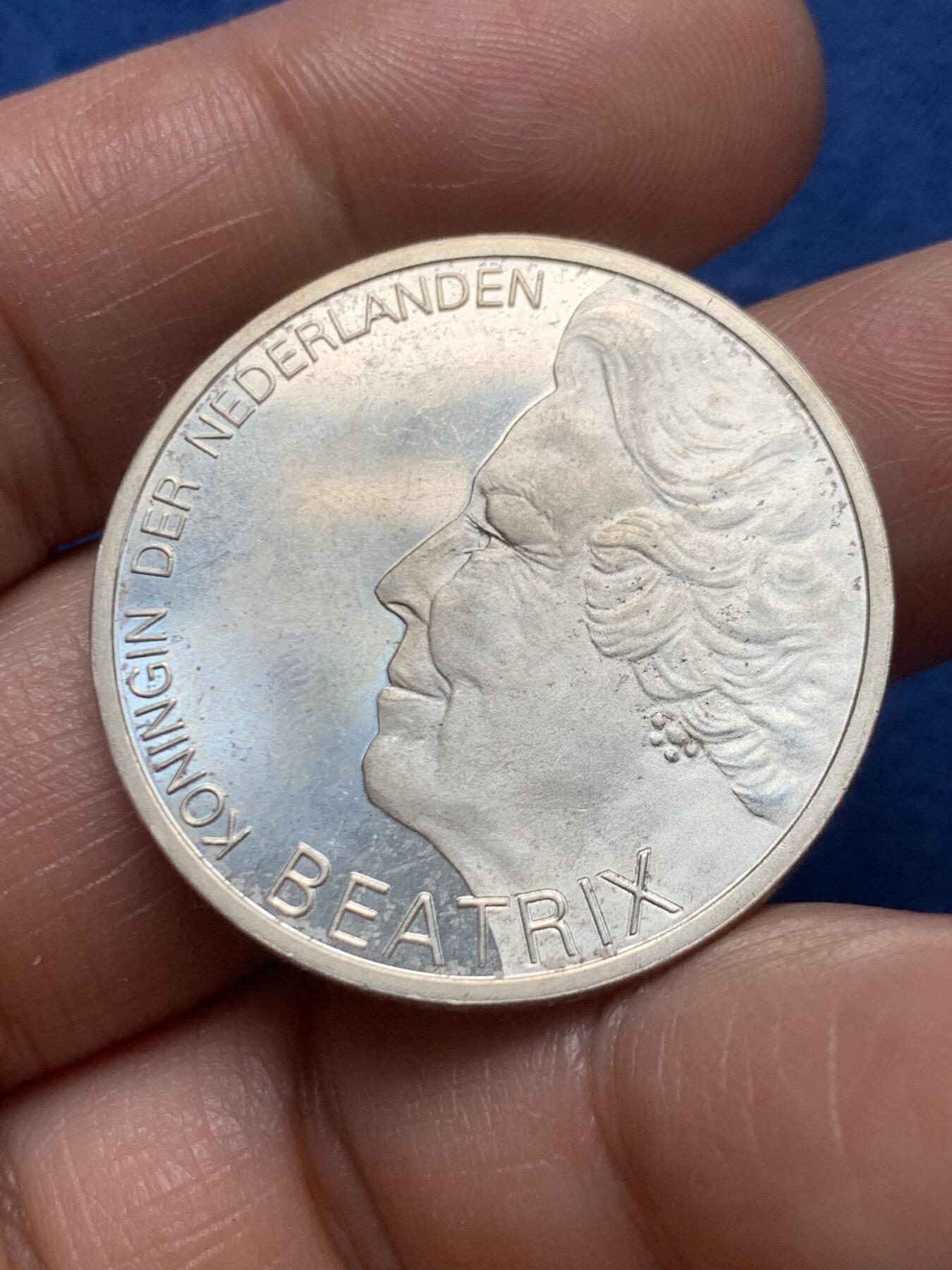 《竞宝斋》第466场 周日，周一 2场连拍 （全场包邮）欢迎送拍 荷兰1995年雨果·德·格鲁特逝世350周年纪念银币 15g 800银