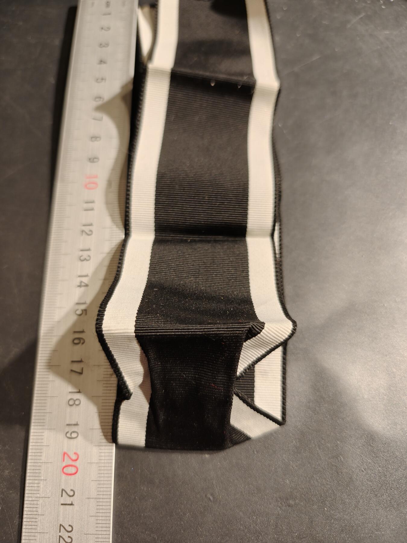 老王徽章第185期 德国一战二铁绶带   38cm