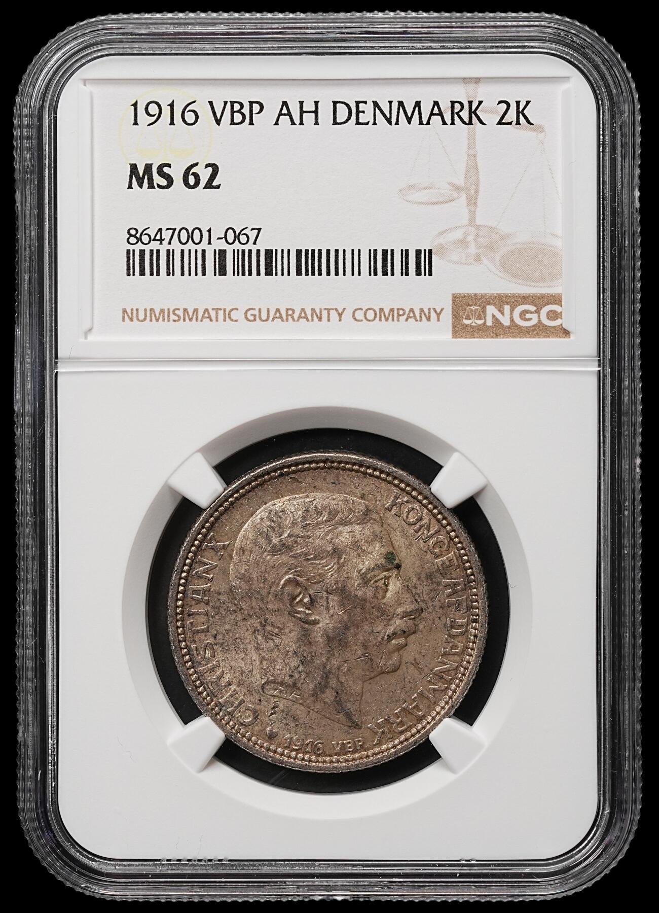 修遠堂世界钱币第106期，请看参拍说明 NGC MS62 1916年丹麦海豚2克朗银币 流通克朗MS较少见