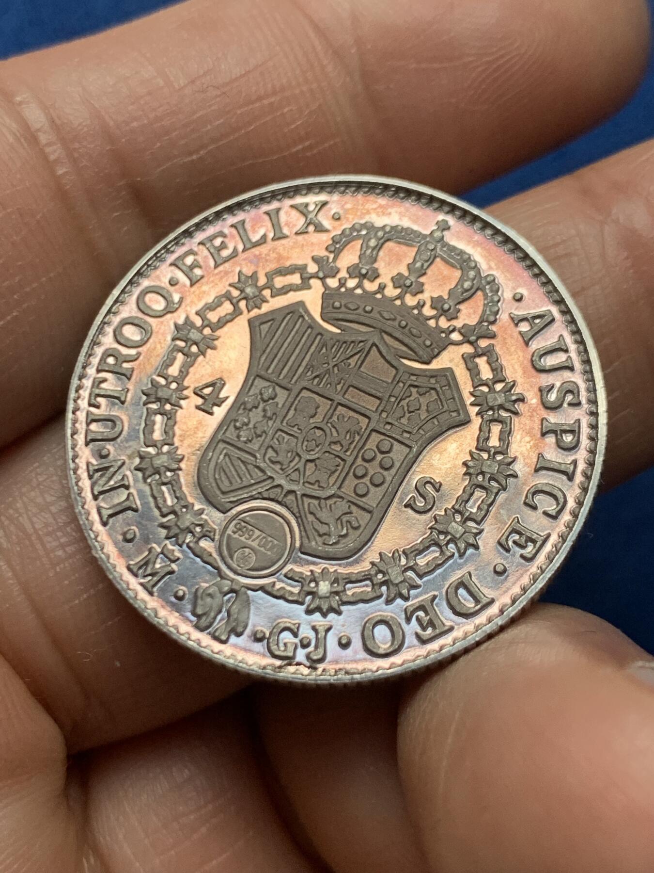 《竞宝斋》第466场 周日，周一 2场连拍 （全场包邮）欢迎送拍 西班牙复刻费迪南七世4S银章 999银 镜面感 稀少 9.75克 30mm