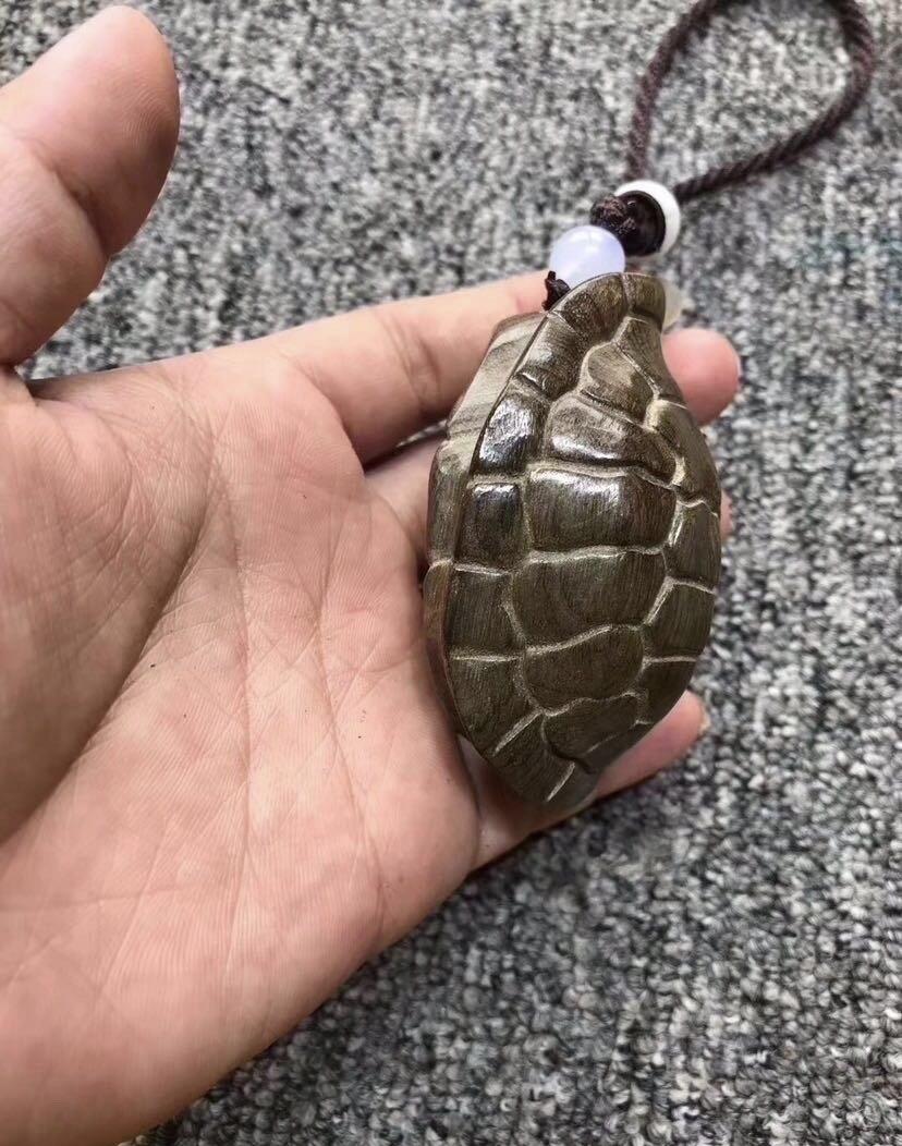 金丝楠阴沉木黄料精雕手把件～富甲天下