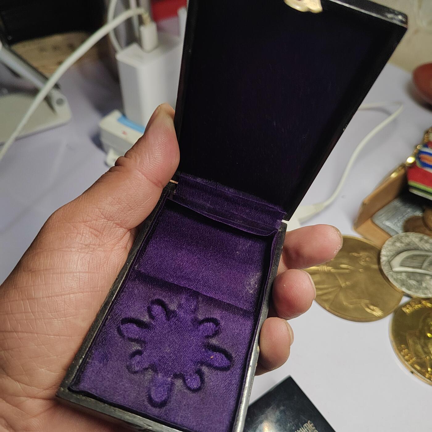 PCAI钱币  2-766  证章纪念章小专场 日本奖勋章空盒