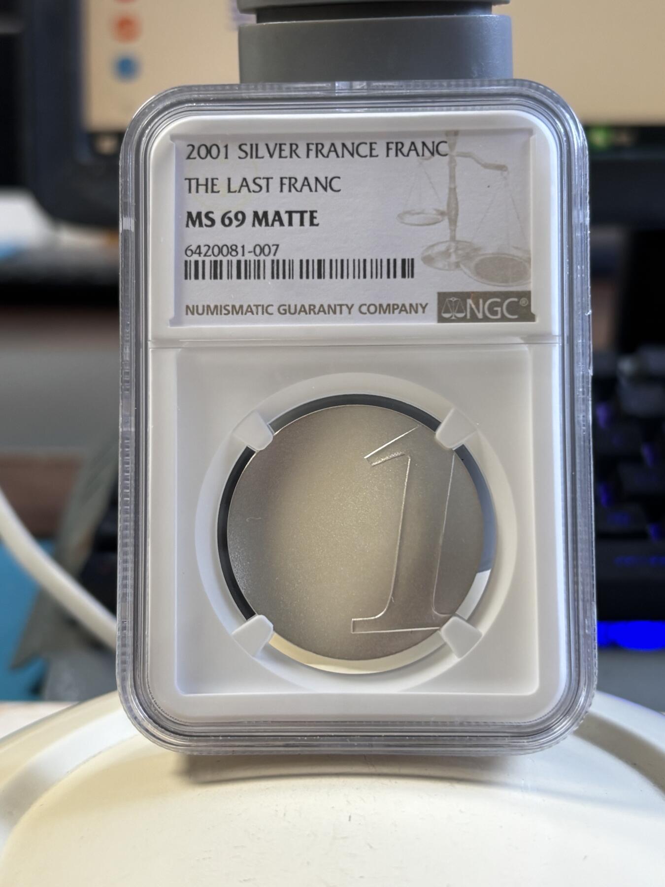 第192期拍卖 获奖币法国2001年最后的法郎波浪形银币NGC-MS69，980银，17.77克，