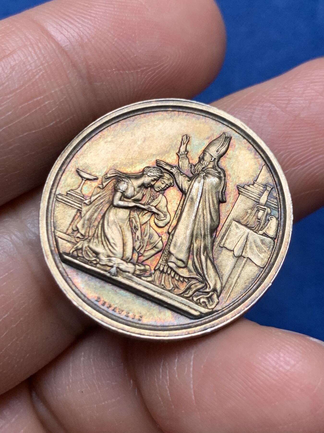 《竞宝斋》第466场 周日，周一 2场连拍 （全场包邮）欢迎送拍 法国1855年镀金结婚纪念银章，AR手指边铭950银，边铭结婚信息深刻，27.2mm，10.1克