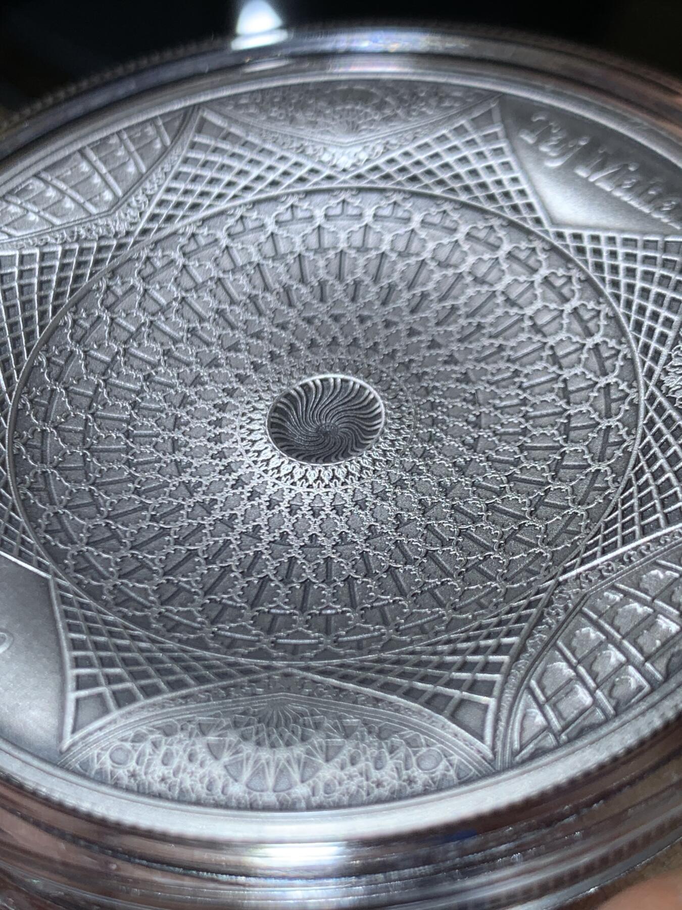 《竞宝斋》第466场 周日，周一 2场连拍 （全场包邮）欢迎送拍 所罗门群岛2019年10元四层堆叠仿古银币 印度泰姬陵穹顶 100克999银 发行量：999 盒证全