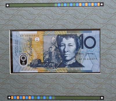 2026第4场（总第231期）：精品测试钞、外钞综合场  - 黑字版/AP93冠 澳大利亚“联邦第一枚邮票和纸币发行80周年”10元塑料纪念钞册装UNC（第3811号）