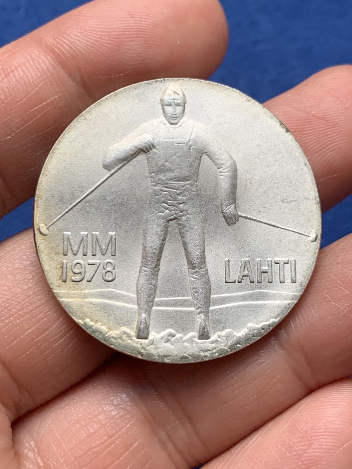 《竞宝斋》第466场 周日，周一 2场连拍 （全场包邮）欢迎送拍 芬兰1978年北欧世界滑雪锦标赛25马克纪念银币 26.5克