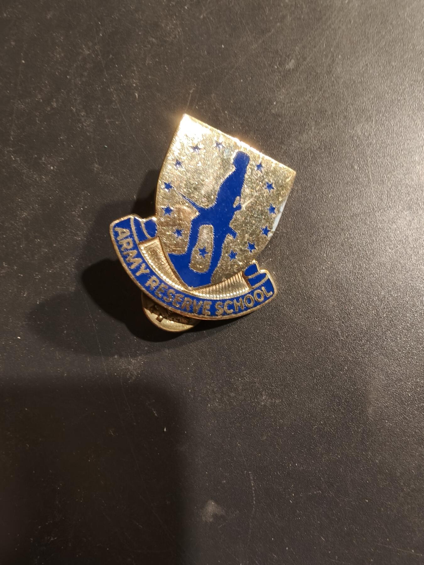 老王徽章第185期 美国陆军预备役学校证章