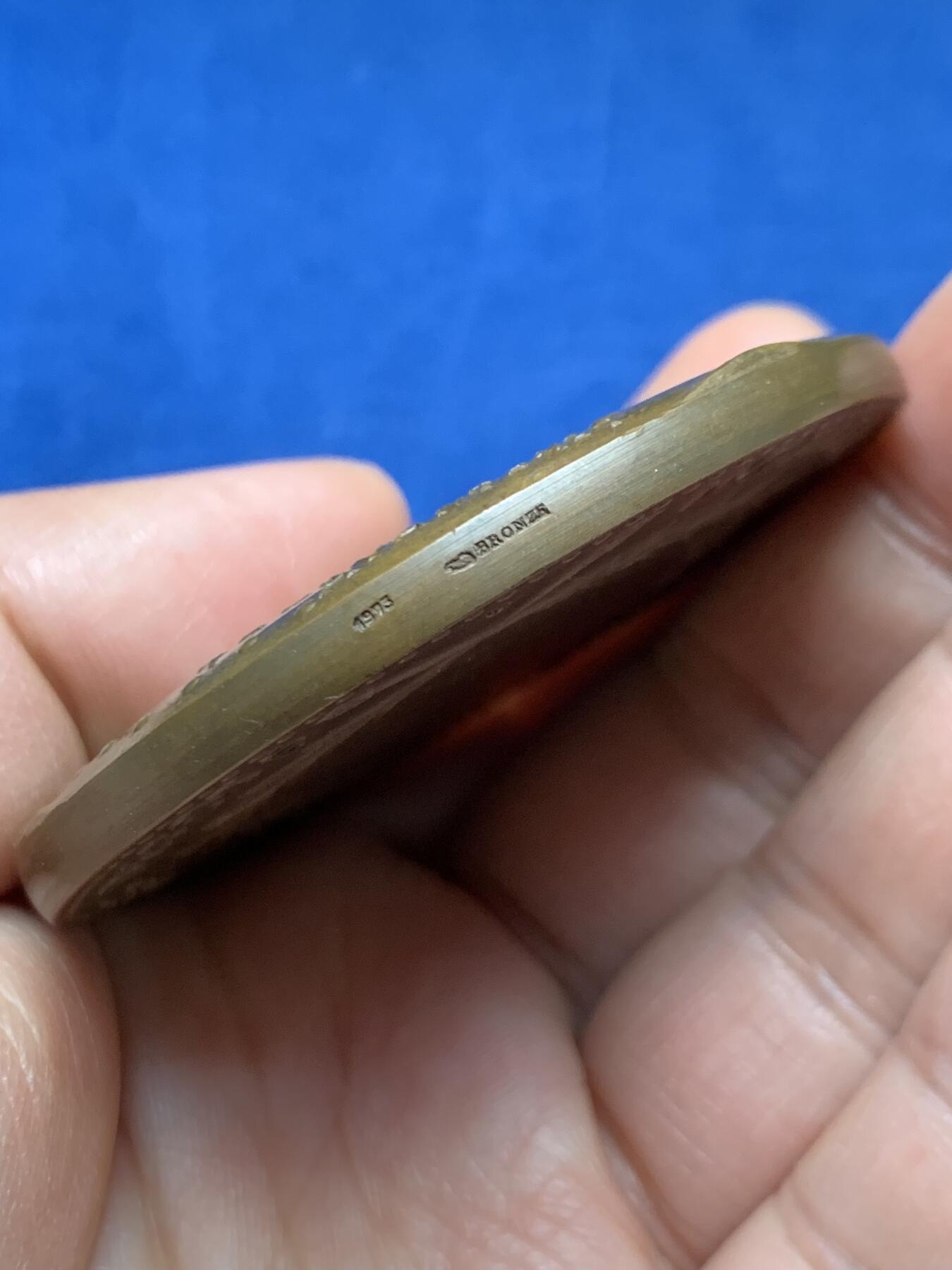 《竞宝斋》第466场 周日，周一 2场连拍 （全场包邮）欢迎送拍 法国1973梭伦改革大铜章，边铭BRONZE，直径：59mm，重量：135.7g，厚重压手。