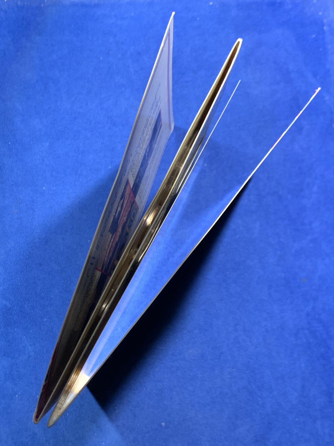 《竞宝斋》第466场 周日，周一 2场连拍 （全场包邮）欢迎送拍 英国1983年套币册 新1镑发行首年 精美纹章盾徽漂亮 1/2便士的最后几年 册证齐全 细节见图