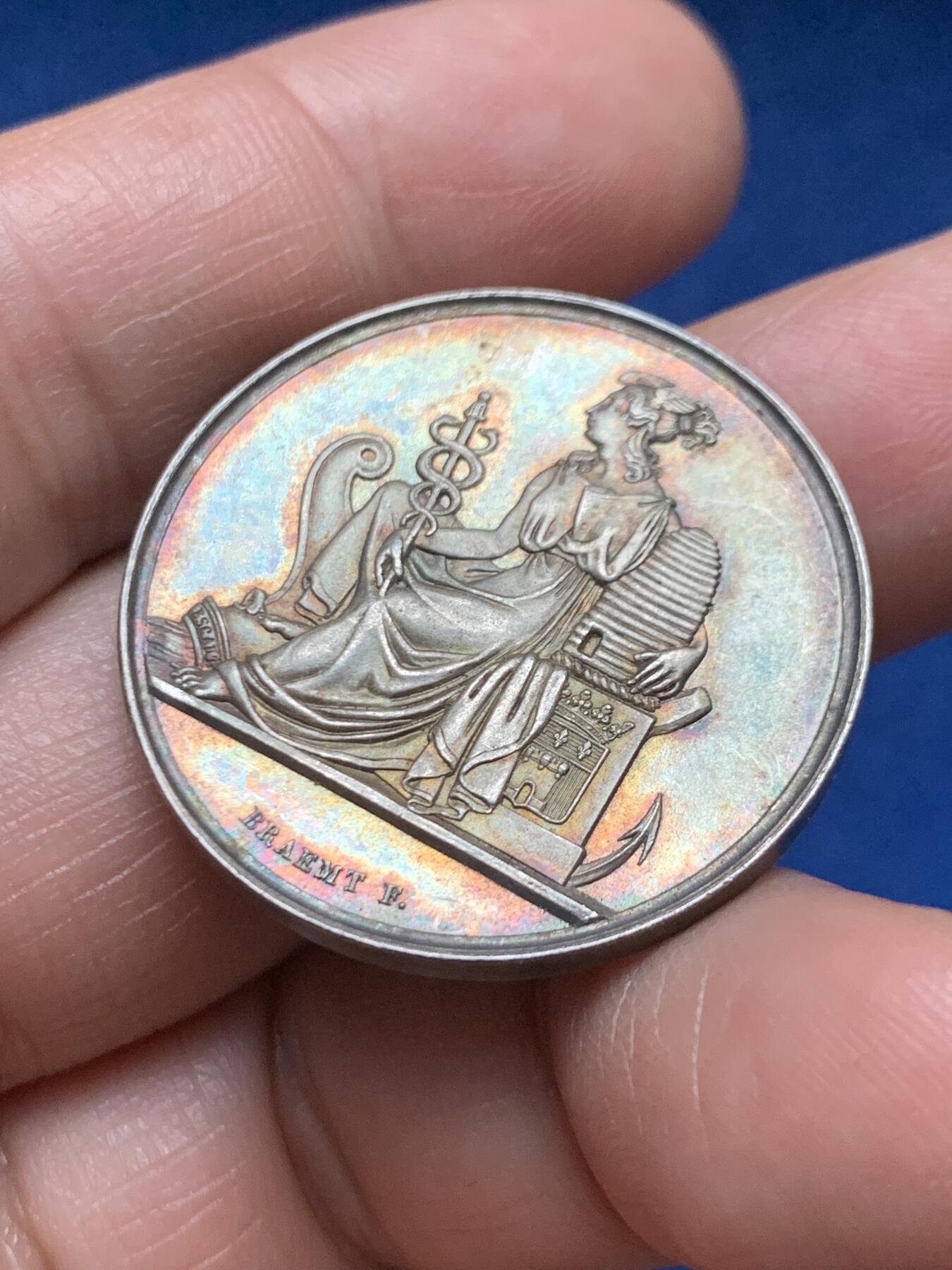 《竞宝斋》第466场 周日，周一 2场连拍 （全场包邮）欢迎送拍 比利时图尔奈商会银质代币 重约12.3克 31.3mm