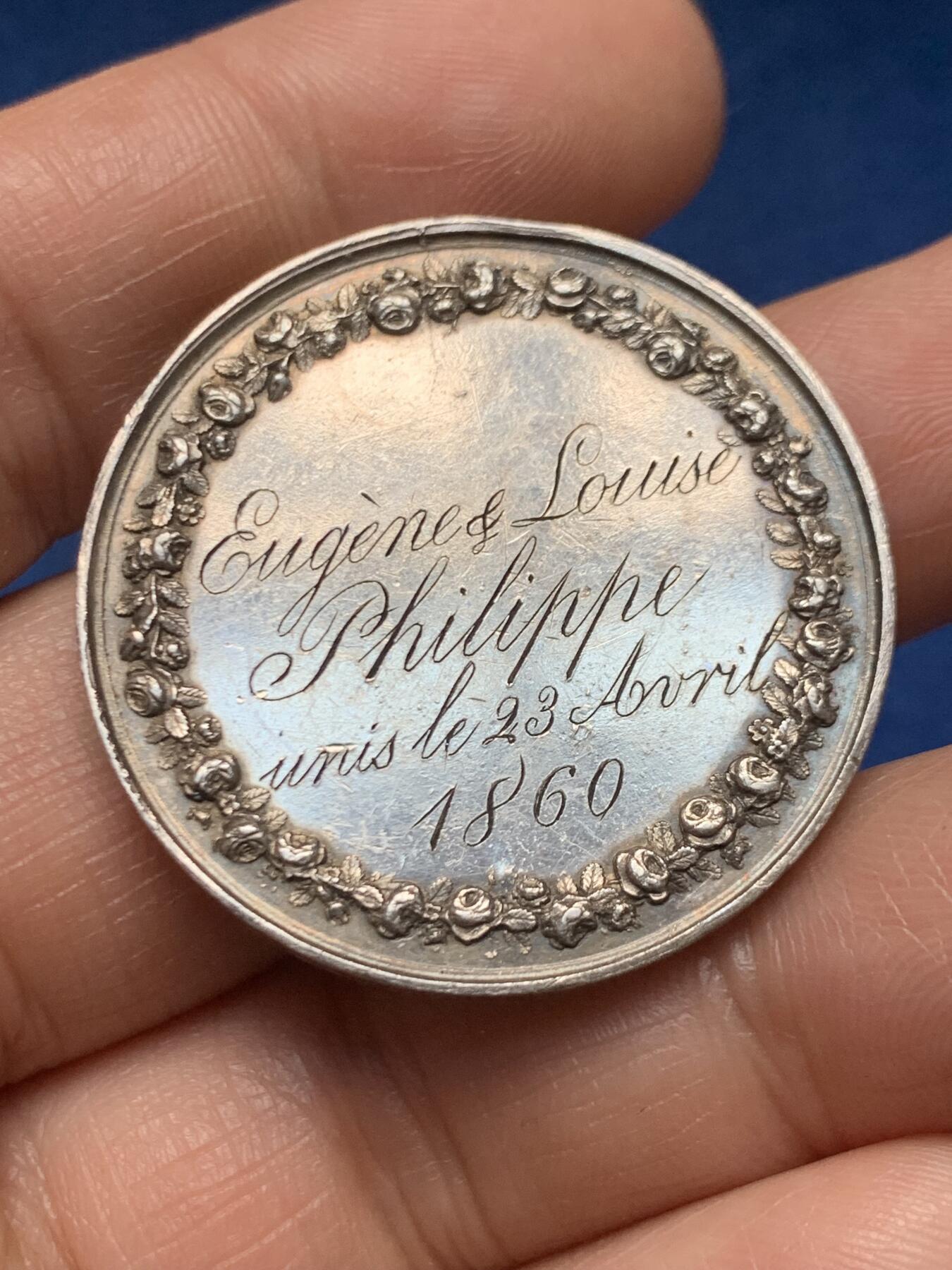 《竞宝斋》第466场 周日，周一 2场连拍 （全场包邮）欢迎送拍 法国婚姻与爱情纪念银章，20.12g，35.8mm，无边铭。