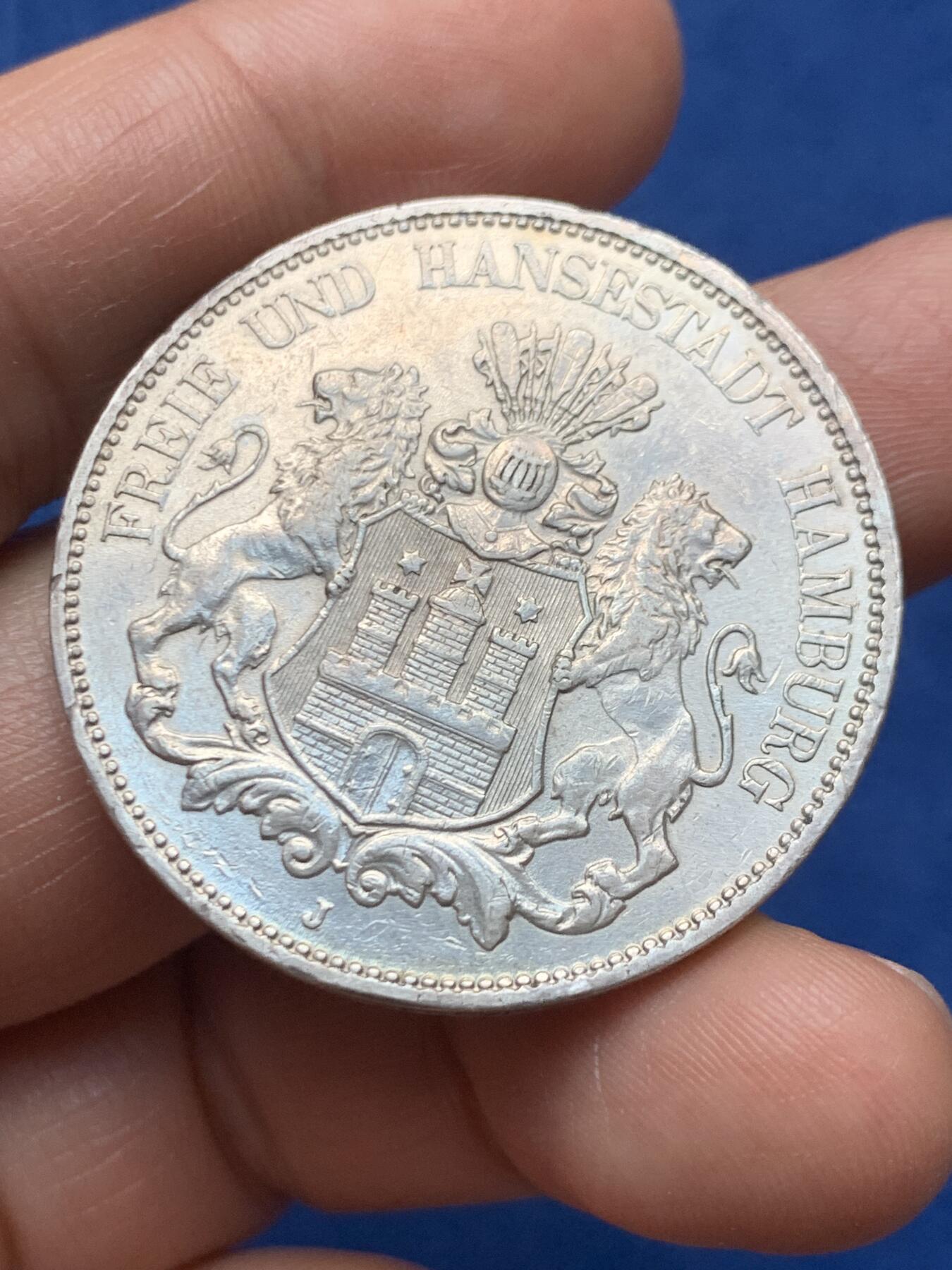 《竞宝斋》第466场 周日，周一 2场连拍 （全场包邮）欢迎送拍 德国汉堡1900年五马克 仅有172000的发行量 流通充分