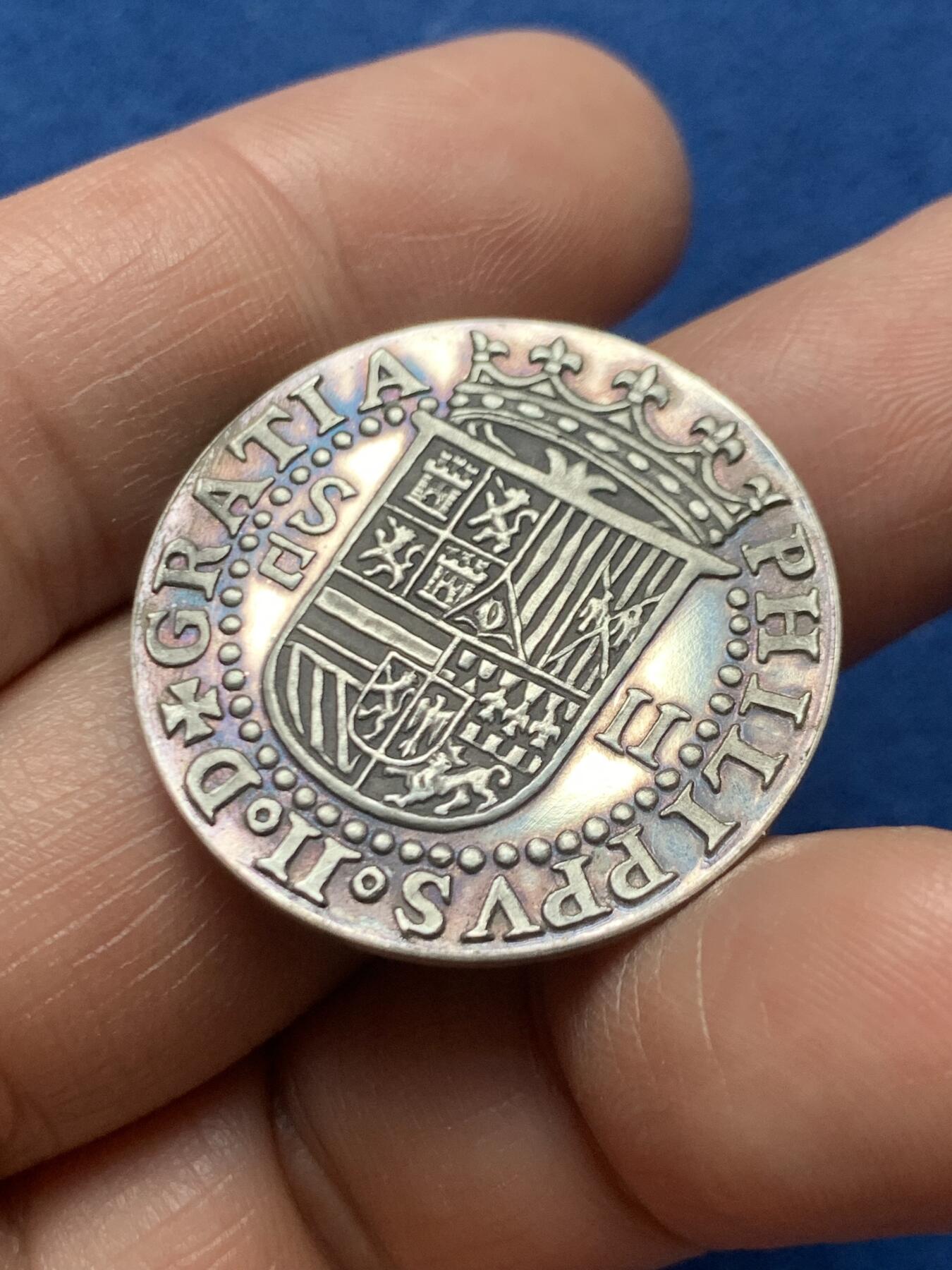 《竞宝斋》第466场 周日，周一 2场连拍 （全场包邮）欢迎送拍 西班牙复古十字型纯银银章 9.9克 30mm