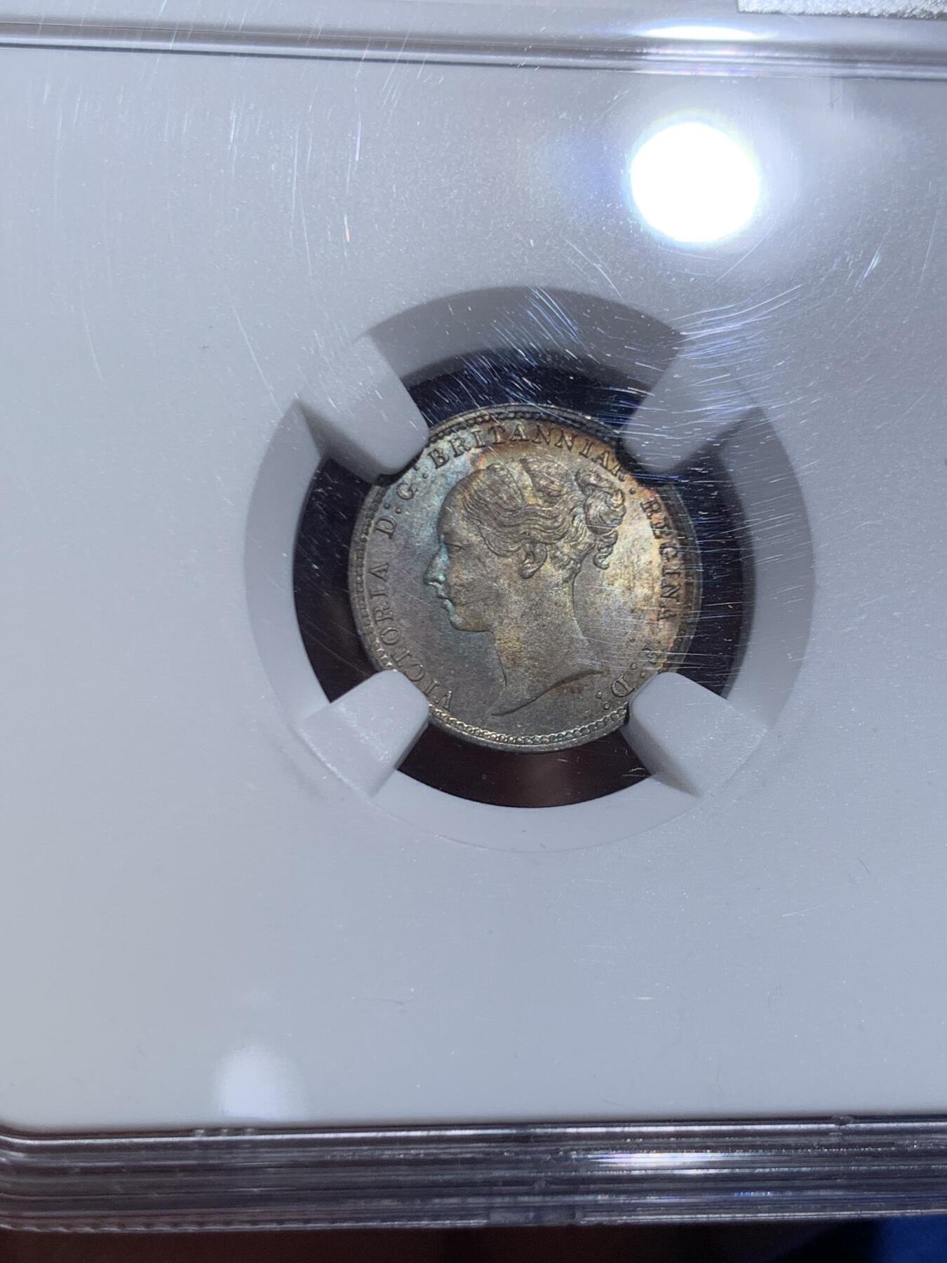 《竞宝斋》第466场 周日，周一 2场连拍 （全场包邮）欢迎送拍 NGC MS64-67 英国1886年小维濯足币1-4便士一套 原盒开出 评级连号 绒盒五彩包浆 状态极好 其中4便士为冠军分 难得