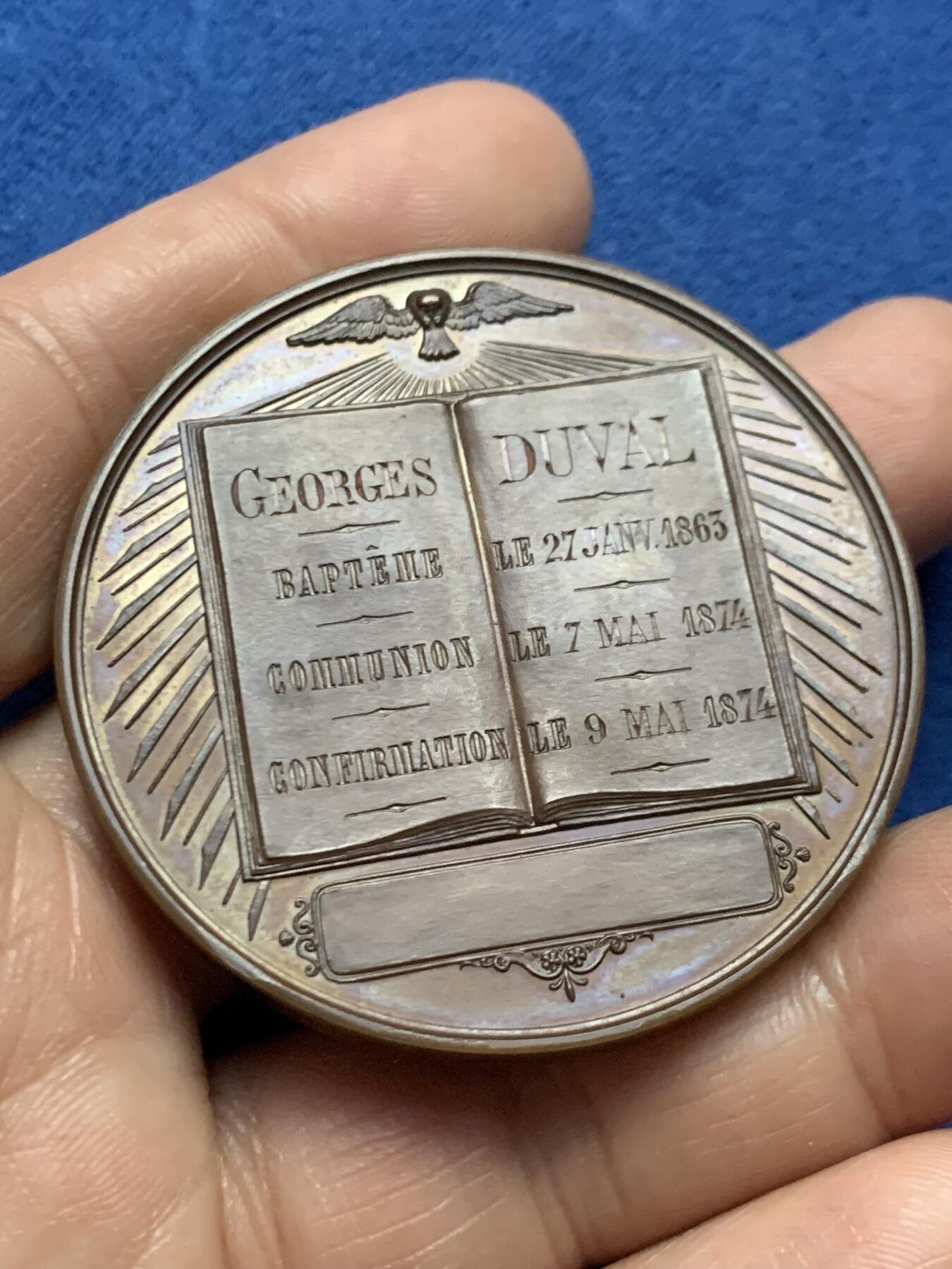 《竞宝斋》第466场 周日，周一 2场连拍 （全场包邮）欢迎送拍 1874年法国洗礼大铜章，蜜蜂铜标边铭，品相极佳，带原盒，直径：51mm，重：57.92g