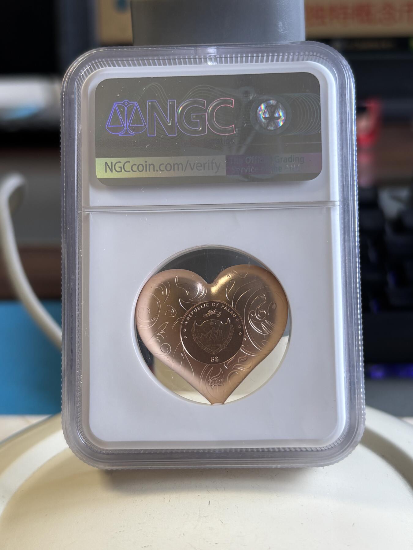 第192期拍卖 帕劳2021年情人节心形玫瑰金纪念银币NGC-MS70首，999银镀金，发行999枚