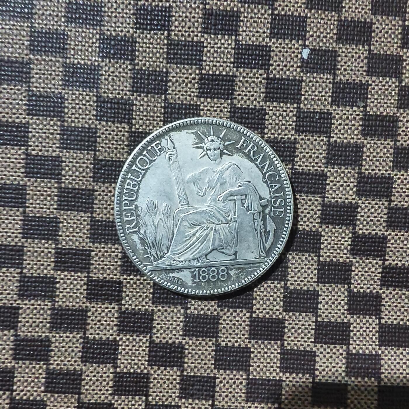 1888年版坐洋壹元银币