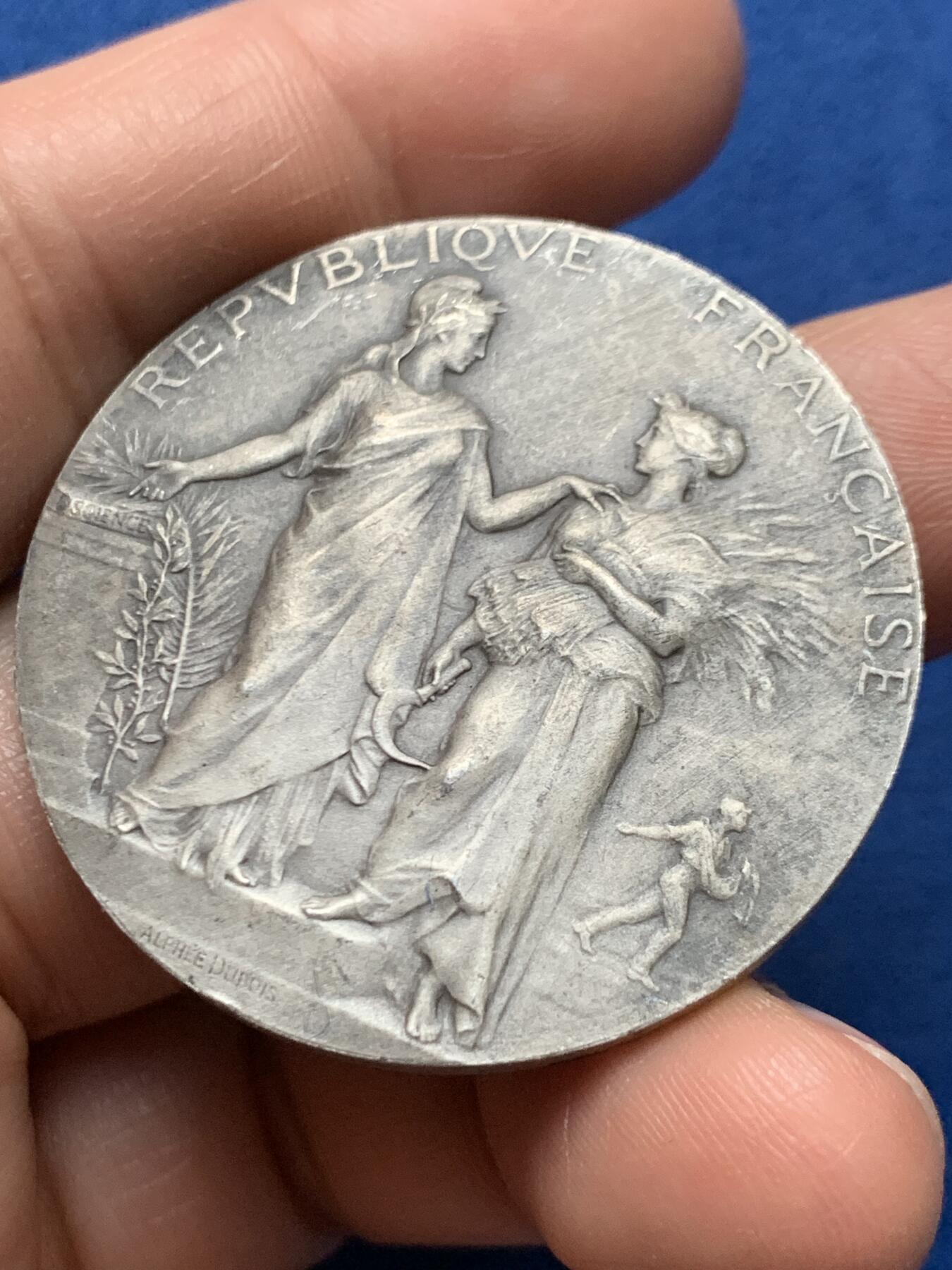 《竞宝斋》第466场 周日，周一 2场连拍 （全场包邮）欢迎送拍 法国农业女神银章 36.75克 40.9mm 丰饶角1银标边铭