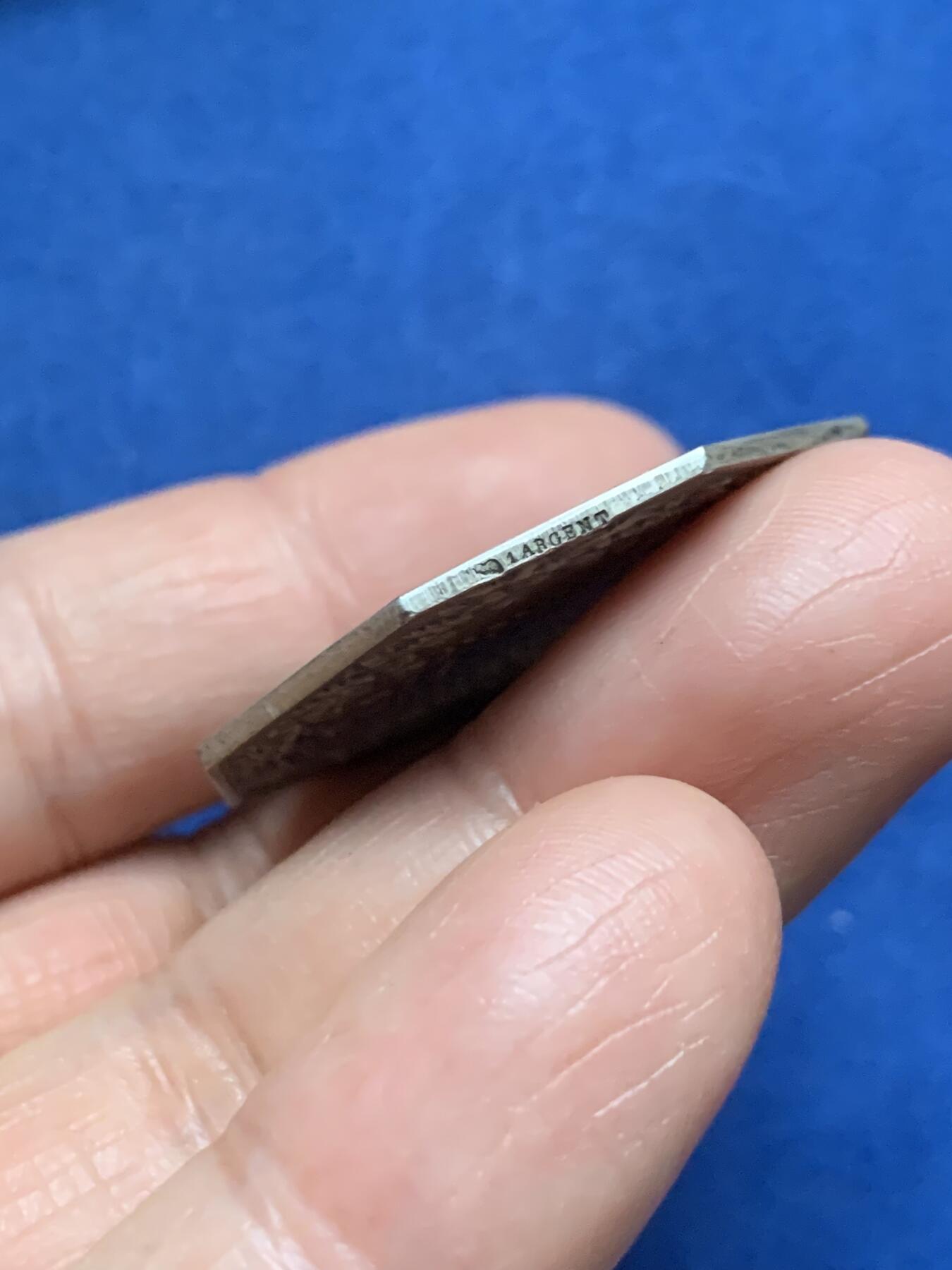 《竞宝斋》第466场 周日，周一 2场连拍 （全场包邮）欢迎送拍 法国人寿保险公司银质八角代币 4枚装 皮盒套装 出厂品相 皇家保险银质奖章 正面中央铭文