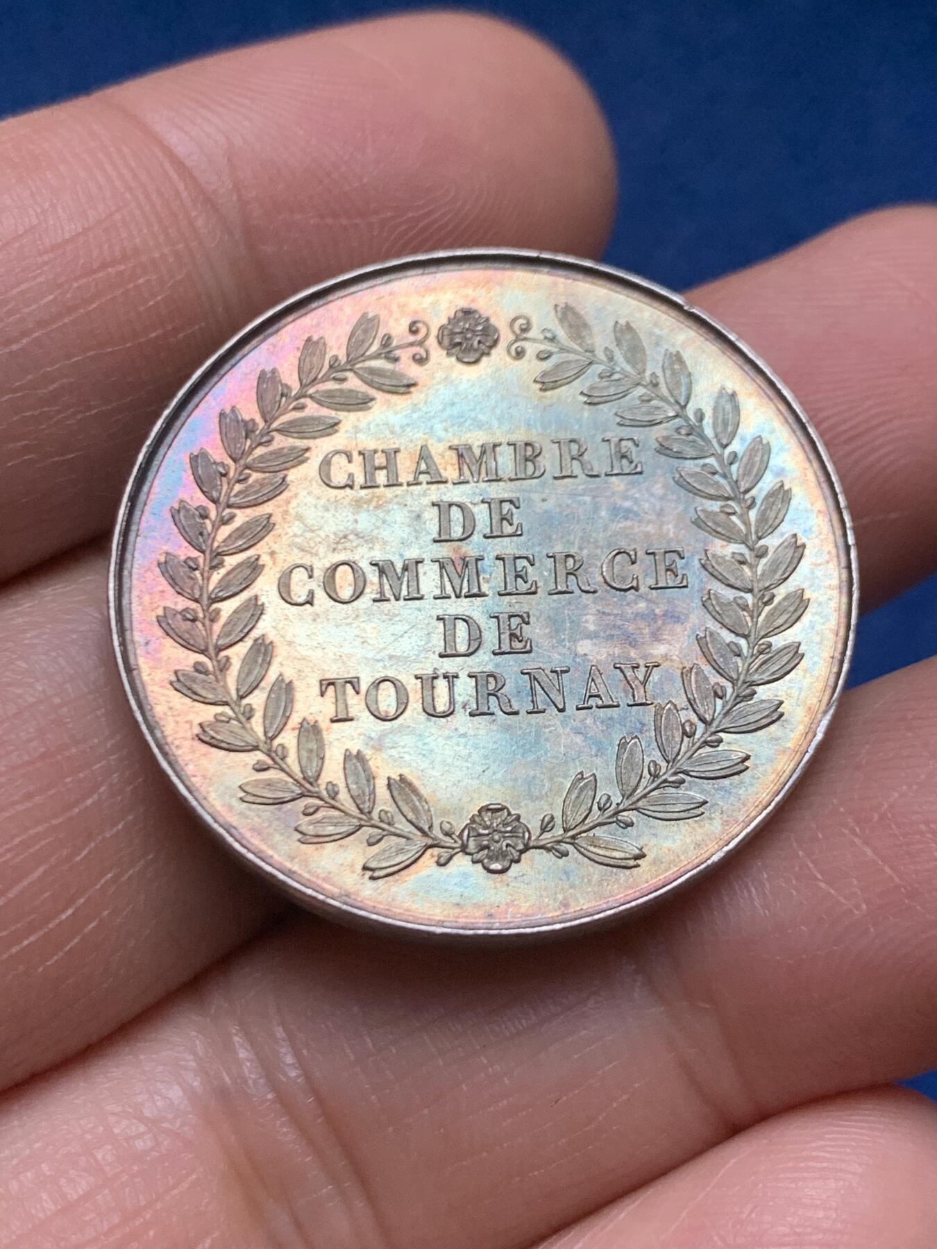 《竞宝斋》第466场 周日，周一 2场连拍 （全场包邮）欢迎送拍 比利时图尔奈商会银质代币 重约12.3克 31.3mm