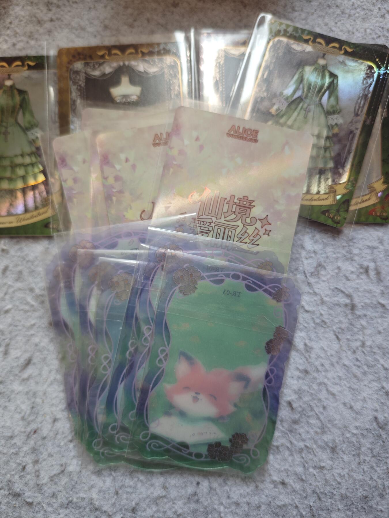 【随心含颖卡拍55期】卡游/集卡社/卡卡沃 抽卡机专场拍卖【无佣金】 爱丽丝 服装彩闪卡➕动物透卡十几张