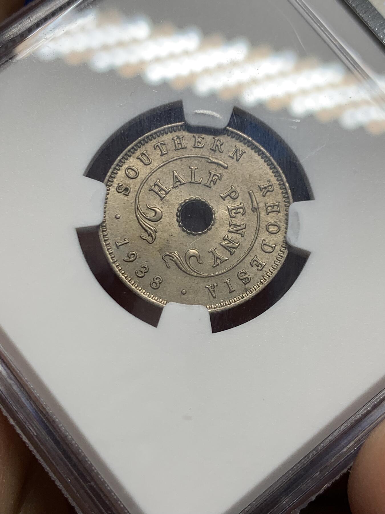 《竞宝斋》第466场 周日，周一 2场连拍 （全场包邮）欢迎送拍 NGC MS64 南罗得西亚1938年乔治六世1/2便士