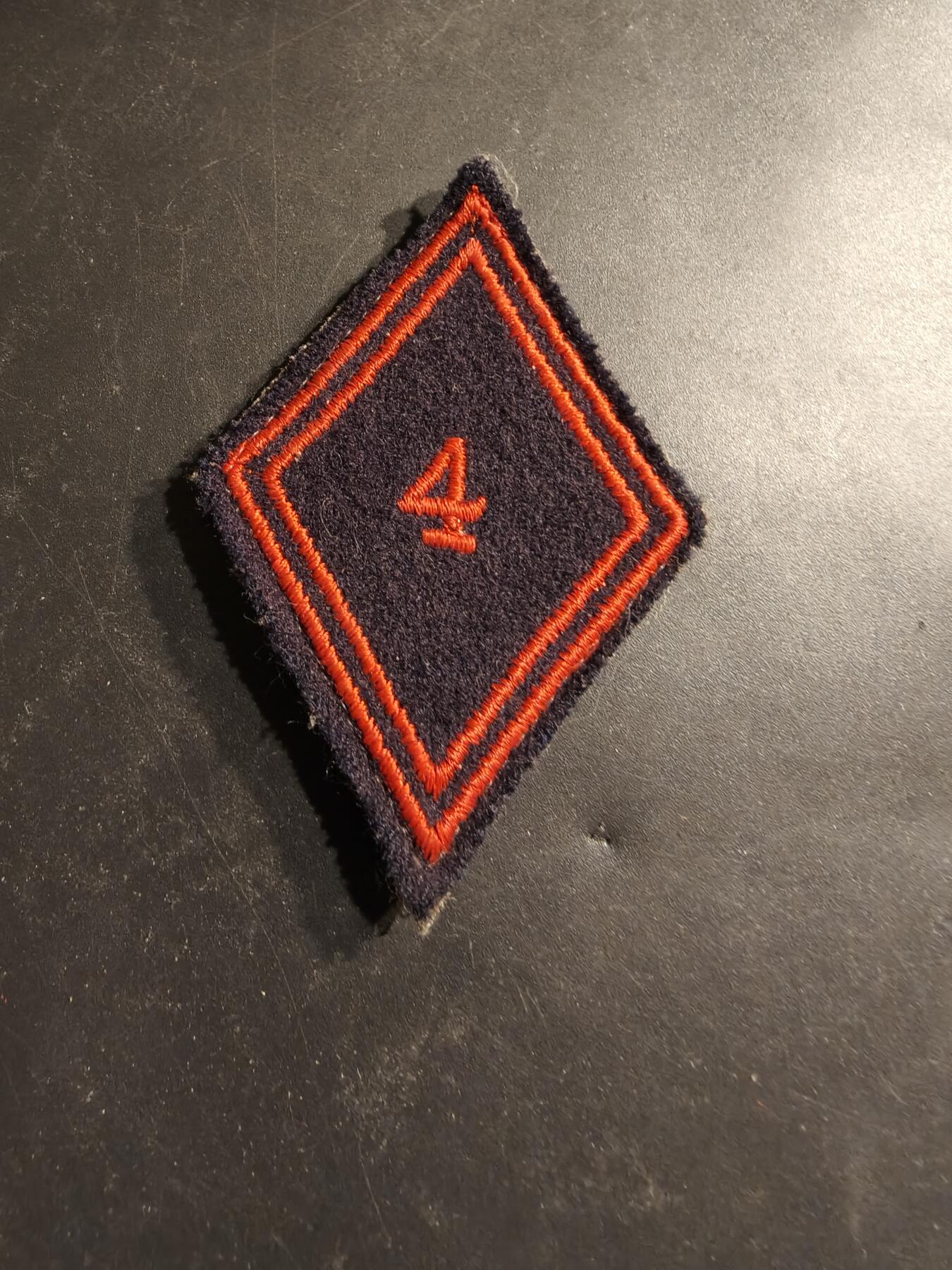 老王徽章第185期 法国陆军第4步兵团臂章