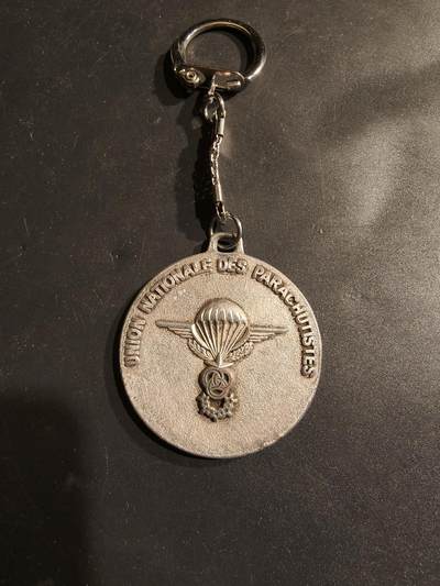 老王徽章第185期 - 法国国家退役空降兵协会钥匙扣