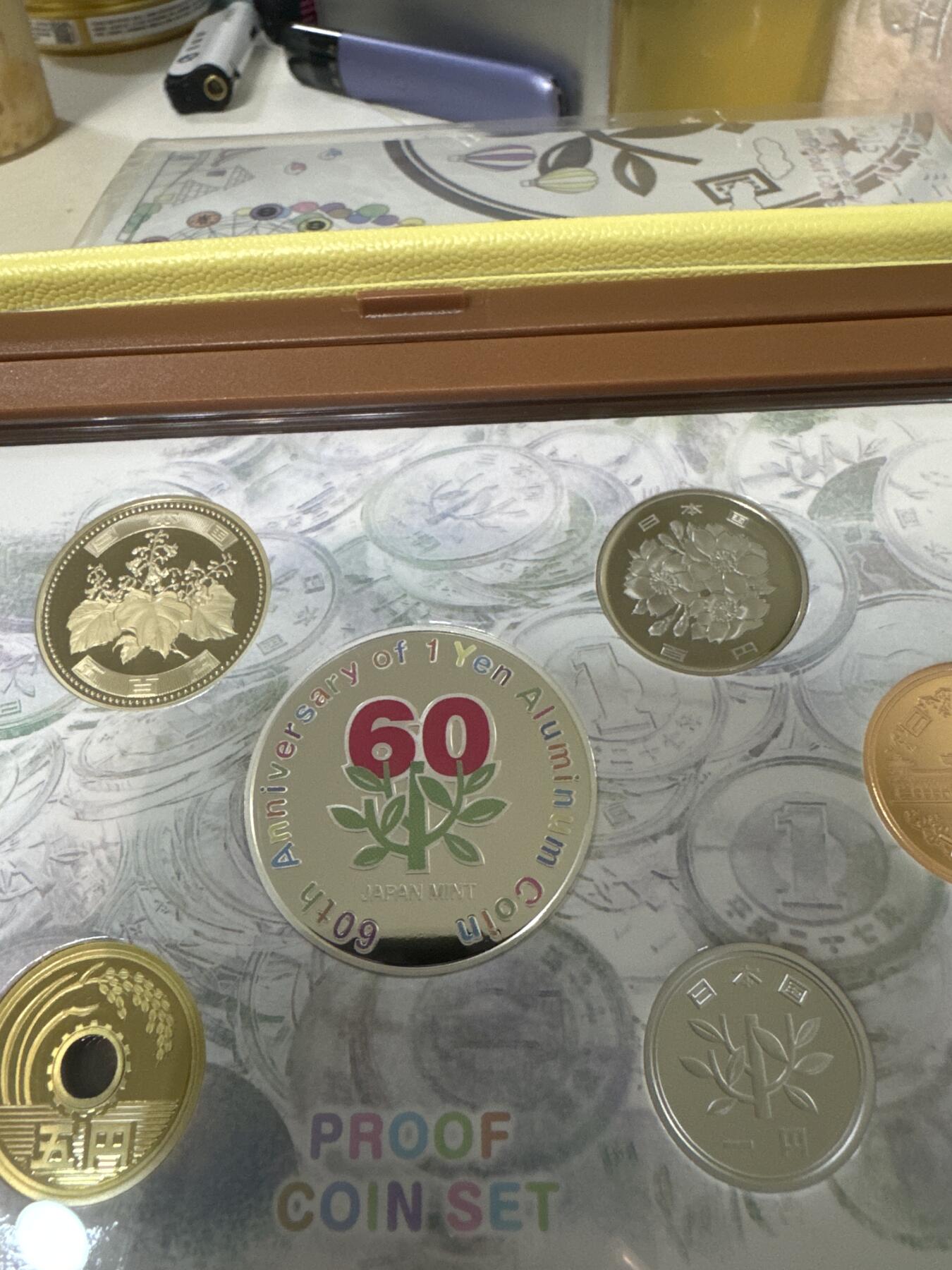 日本各大系列精装纪念套币