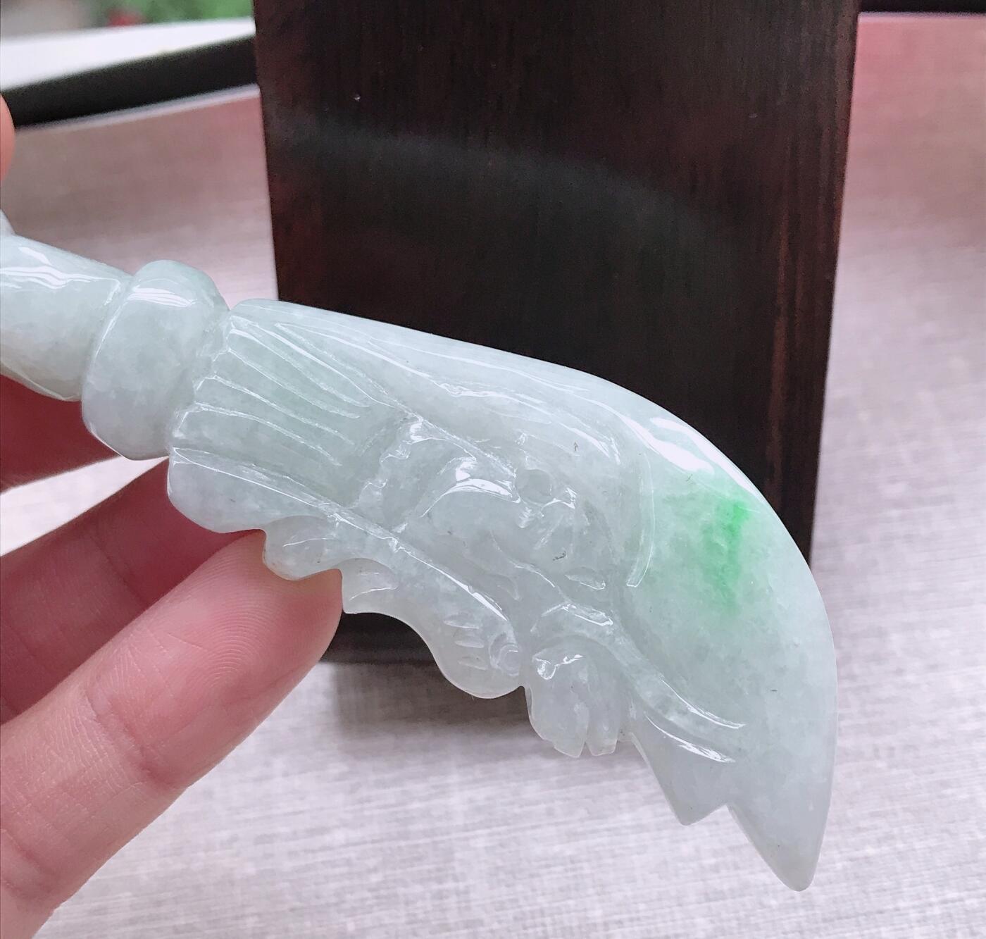 缅甸天然翡翠A货飘绿大刀 屠龙刀手把件