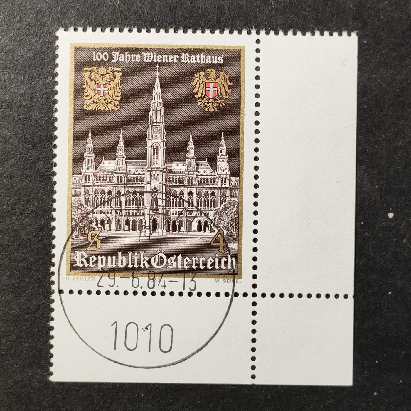↓君缘收藏751期☞钱币邮品↓无佣金、可寄存、满30元包邮  奥地利邮票，1983年维也纳市政厅建成100周年·新旧市徽雕刻版1全