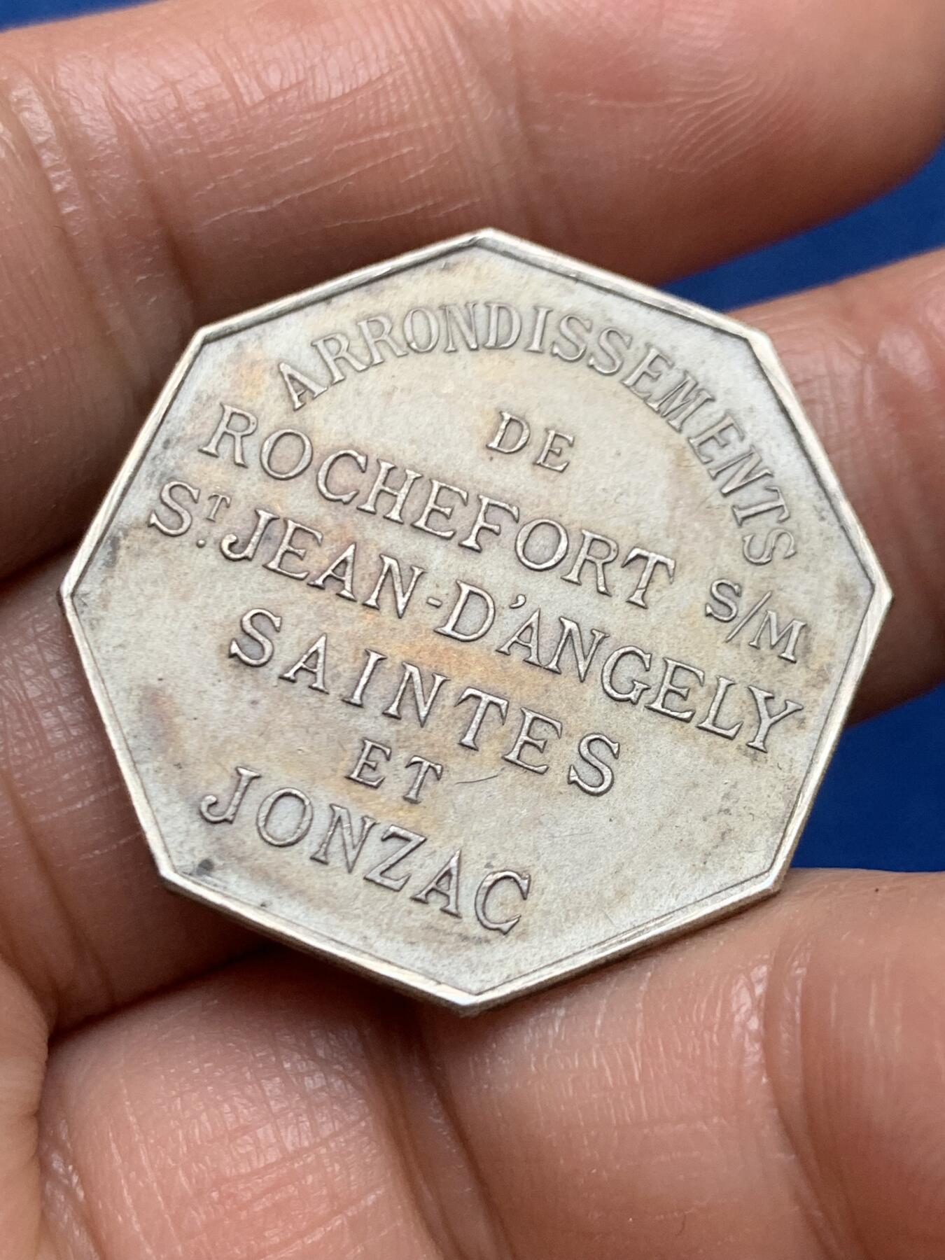 《竞宝斋》第466场 周日，周一 2场连拍 （全场包邮）欢迎送拍 法国商会八角银质代币，直径：30.1mm，重：11g，边铭：950M/M 菱形银标