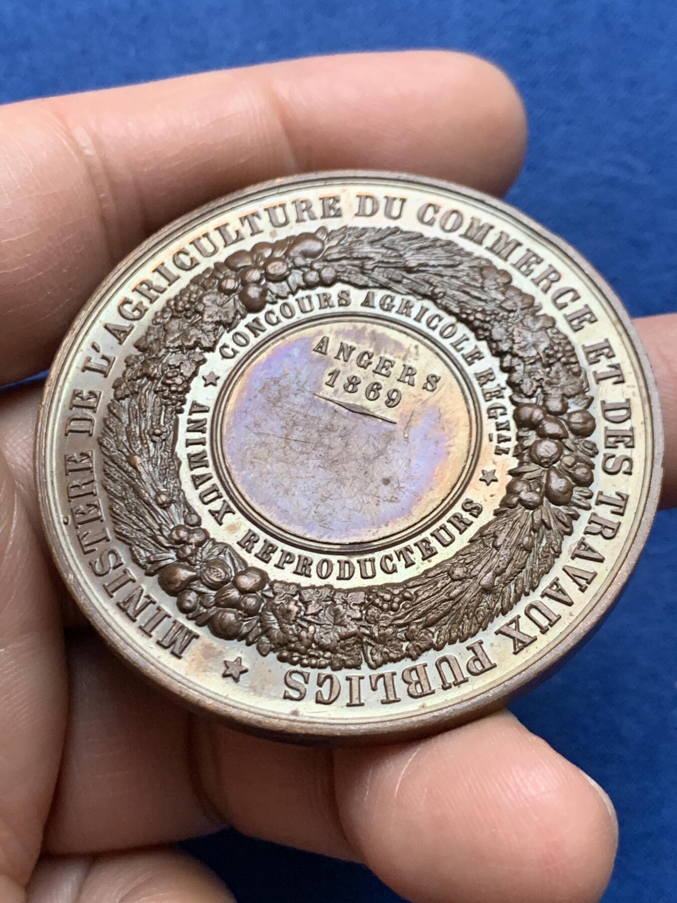 《竞宝斋》第466场 周日，周一 2场连拍 （全场包邮）欢迎送拍 法国拿破仑三世农业铜章 57.1克 50.2mm 带盒