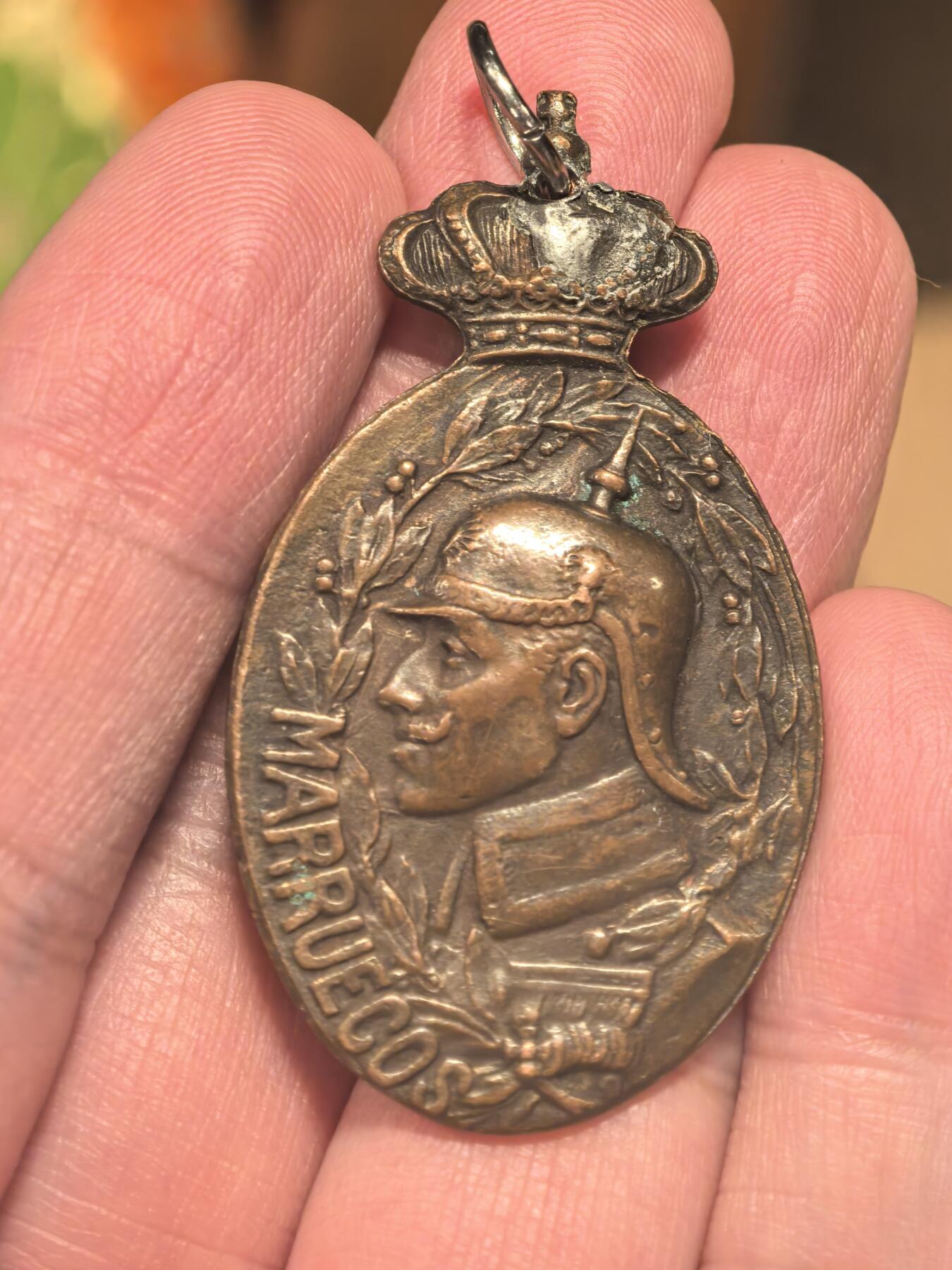 欧洲铜章和回流杂项第一场 西班牙阿方索十三世时期的摩洛哥战役纪念奖章，头上有修复，谨慎拍卖