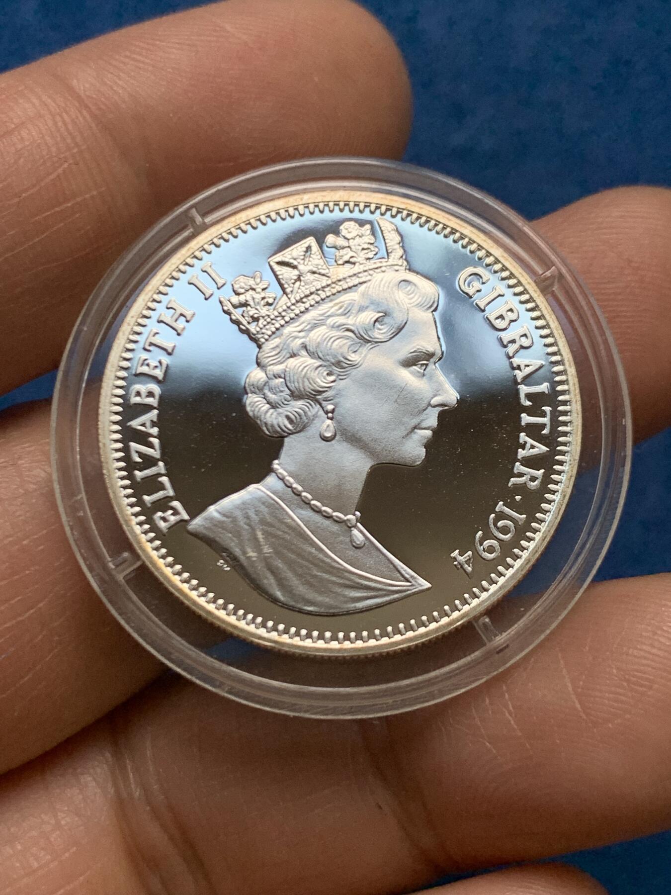 《竞宝斋》第466场 周日，周一 2场连拍 （全场包邮）欢迎送拍 直布罗陀1994年希腊与德国接任欧盟理事会轮值主席国银币 925银 10.2g