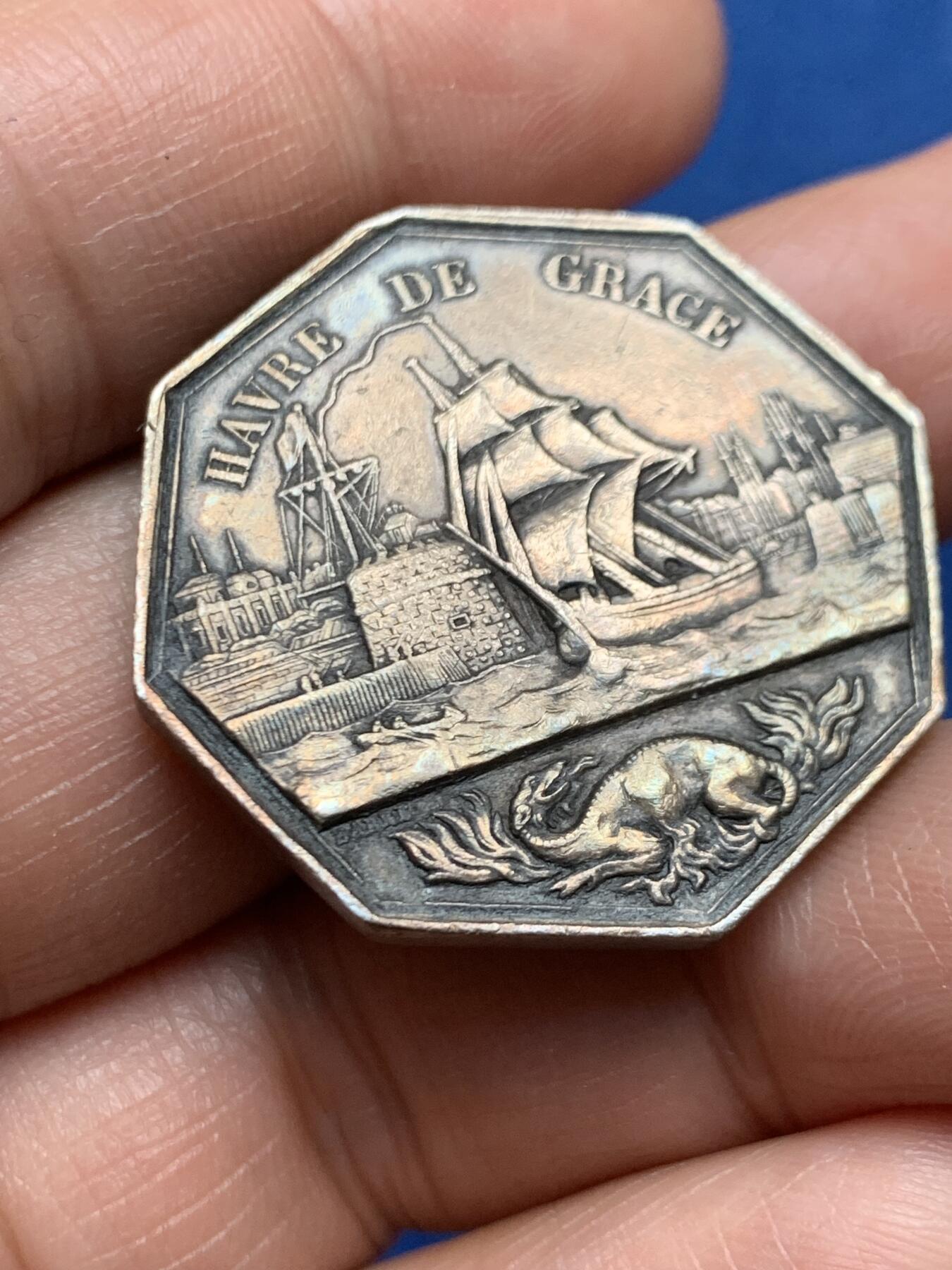 《竞宝斋》第466场 周日，周一 2场连拍 （全场包邮）欢迎送拍 勒阿弗尔商会八角银章 海事银质代币 15.8克，31.8mm，蜜蜂边铭，原铸款，漂亮的帆船。