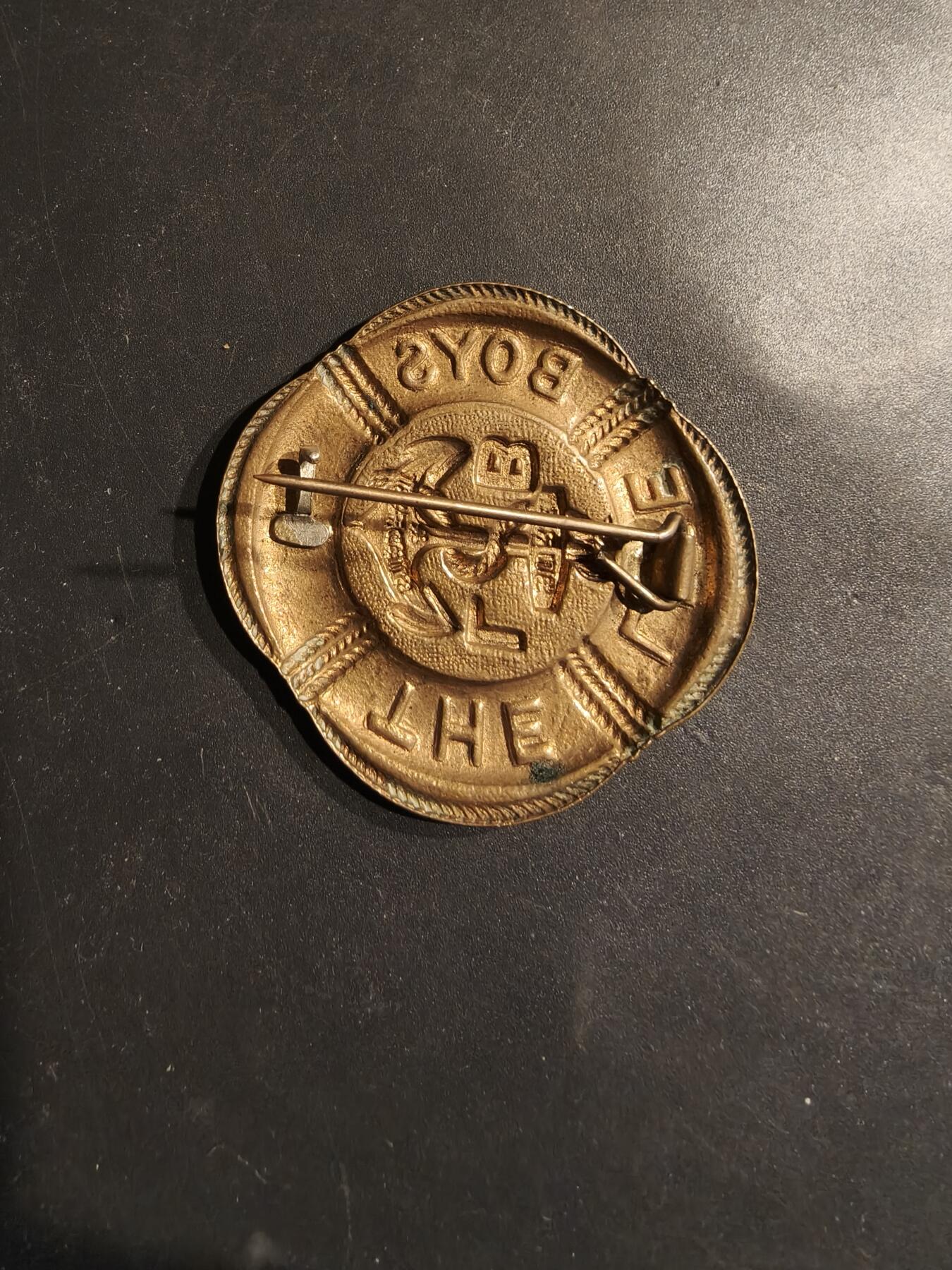 老王徽章第185期 英国海事救生员帽徽    二战时期