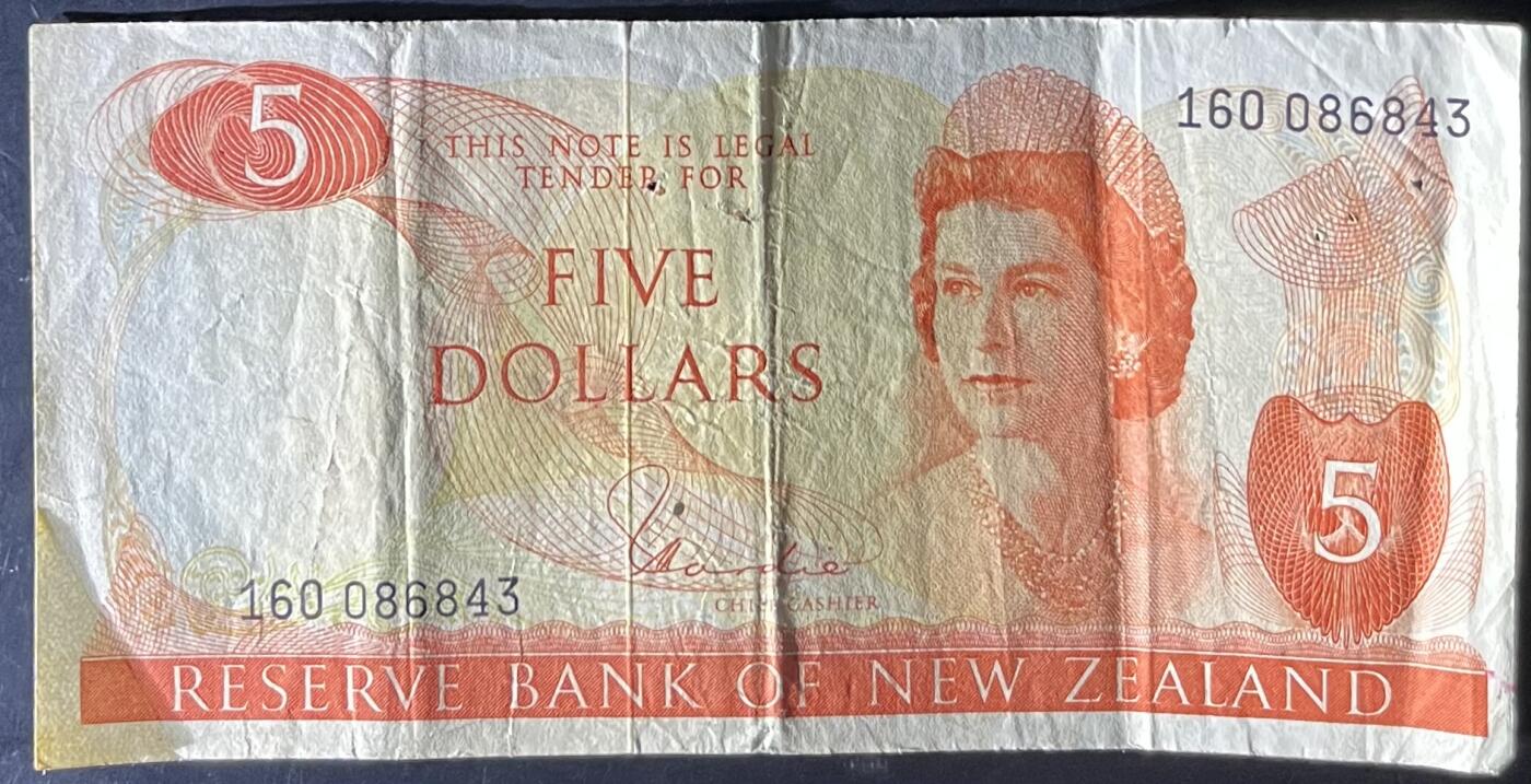 小福收藏拍卖第201期 流通品相裸钞 特惠场 本场拍卖美洲大洋洲非洲亚洲纸币【佣金仅收2% 不设最低佣金 全场包邮】 新西兰 高冠 5元 