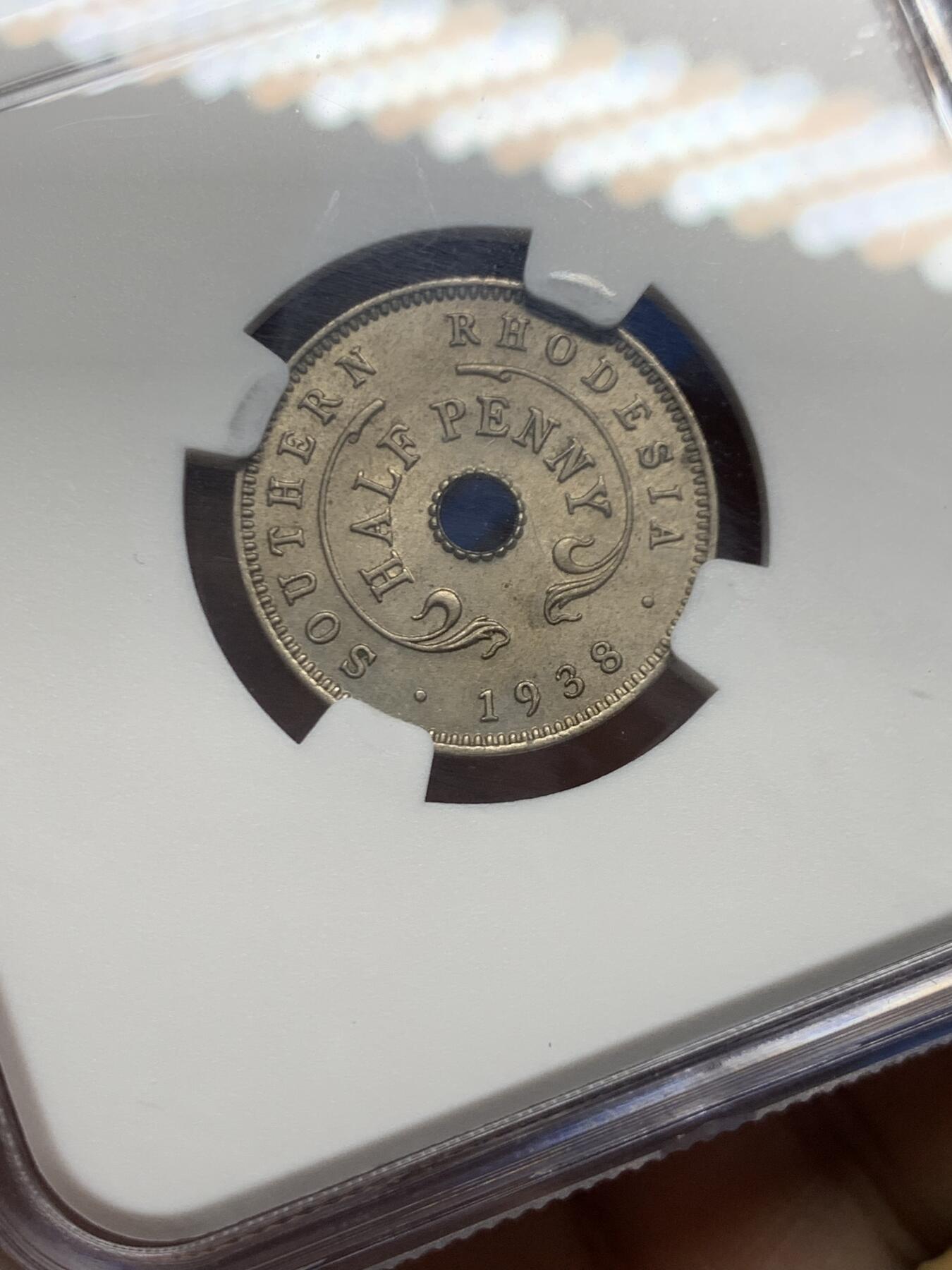 《竞宝斋》第466场 周日，周一 2场连拍 （全场包邮）欢迎送拍 NGC MS64 南罗得西亚1938年乔治六世1/2便士