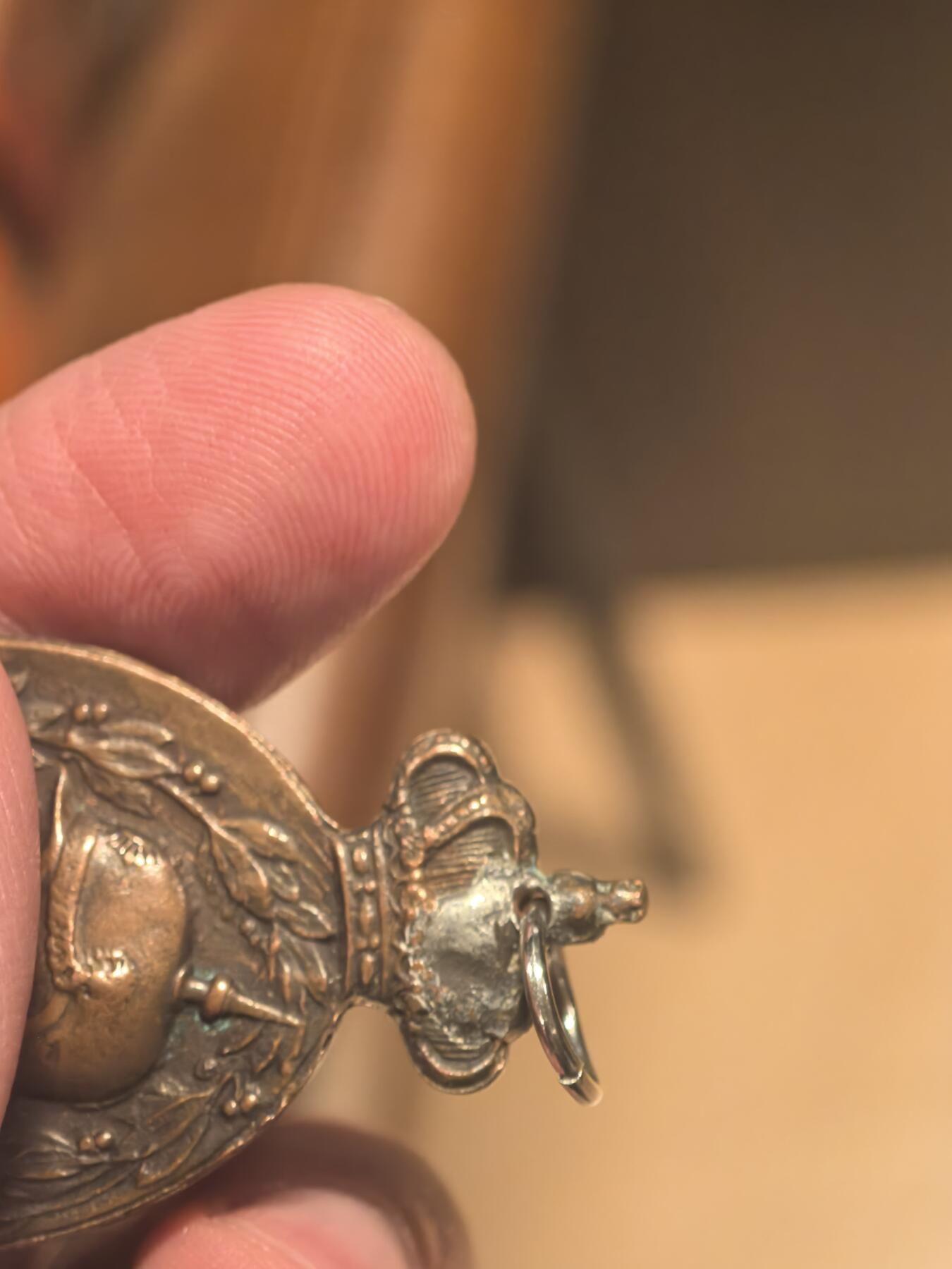 欧洲铜章和回流杂项第一场 西班牙阿方索十三世时期的摩洛哥战役纪念奖章，头上有修复，谨慎拍卖