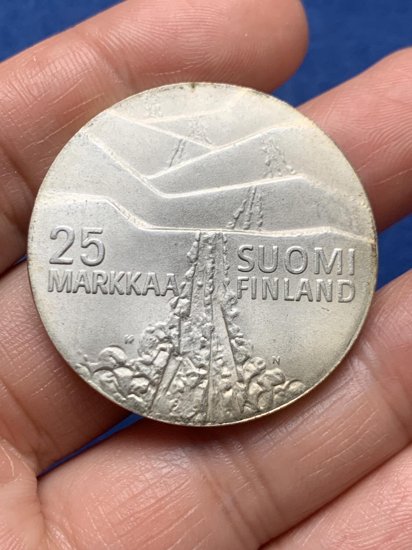 《竞宝斋》第466场 周日，周一 2场连拍 （全场包邮）欢迎送拍 芬兰1978年北欧世界滑雪锦标赛25马克纪念银币 26.5克